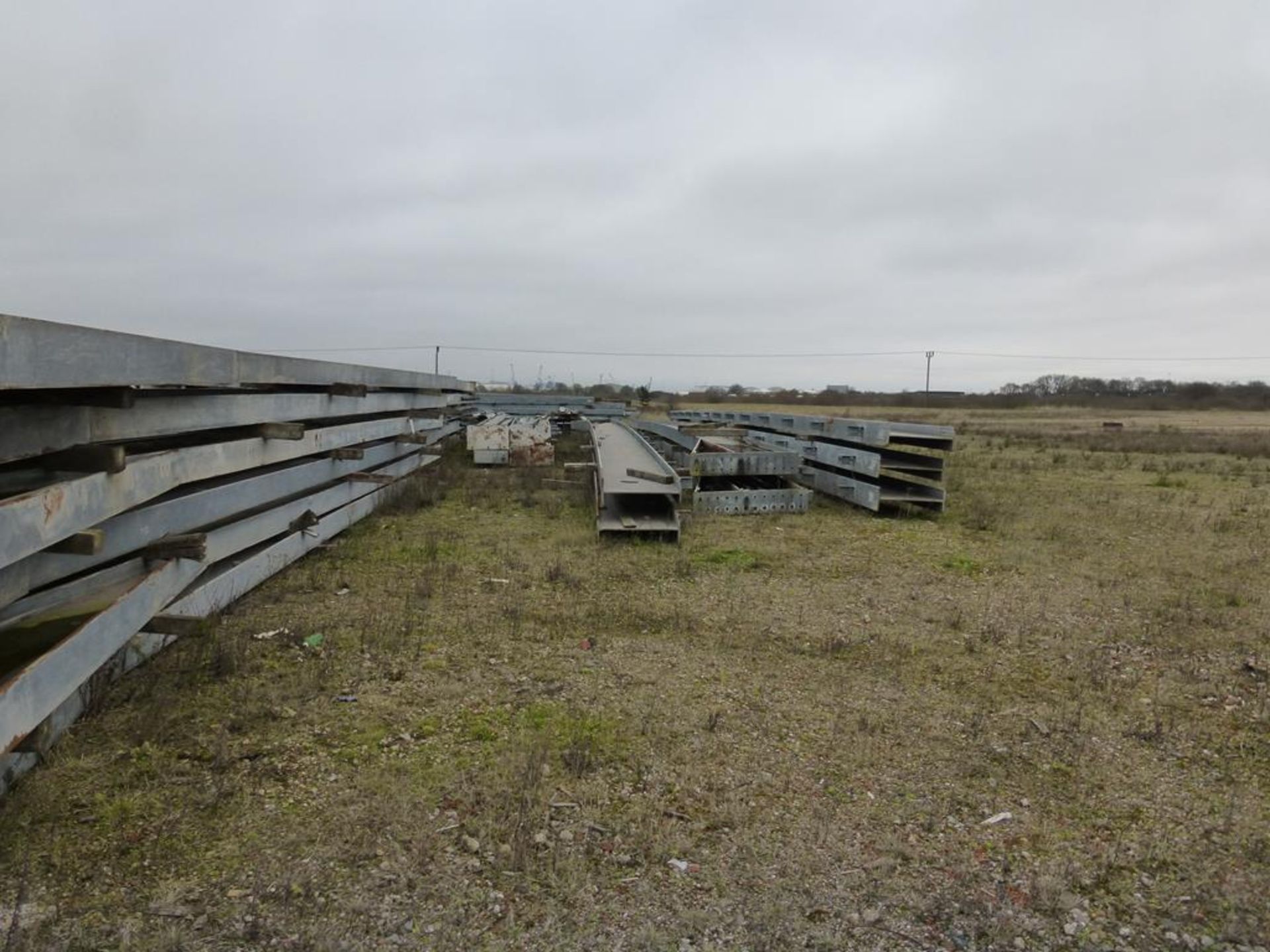 Steel framework for a portal framed building - Image 9 of 30