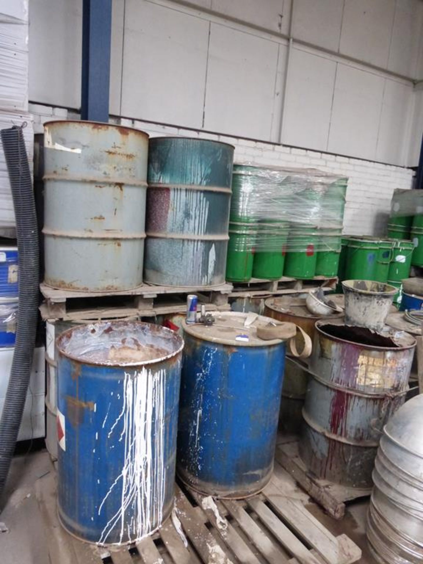 Approx. 16 pallets of Industrial Paint - Image 2 of 9