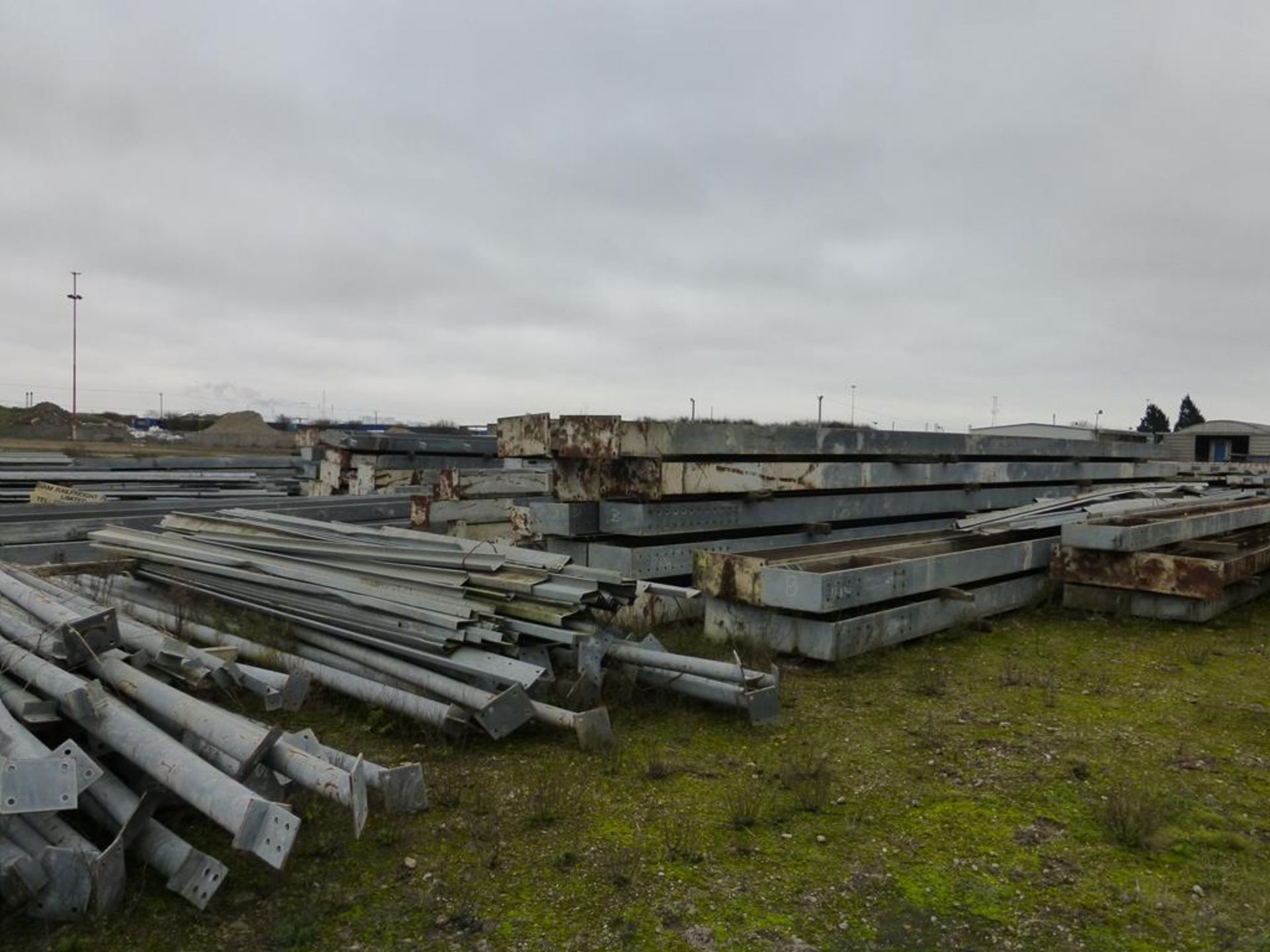 Steel framework for a portal framed building - Image 20 of 30