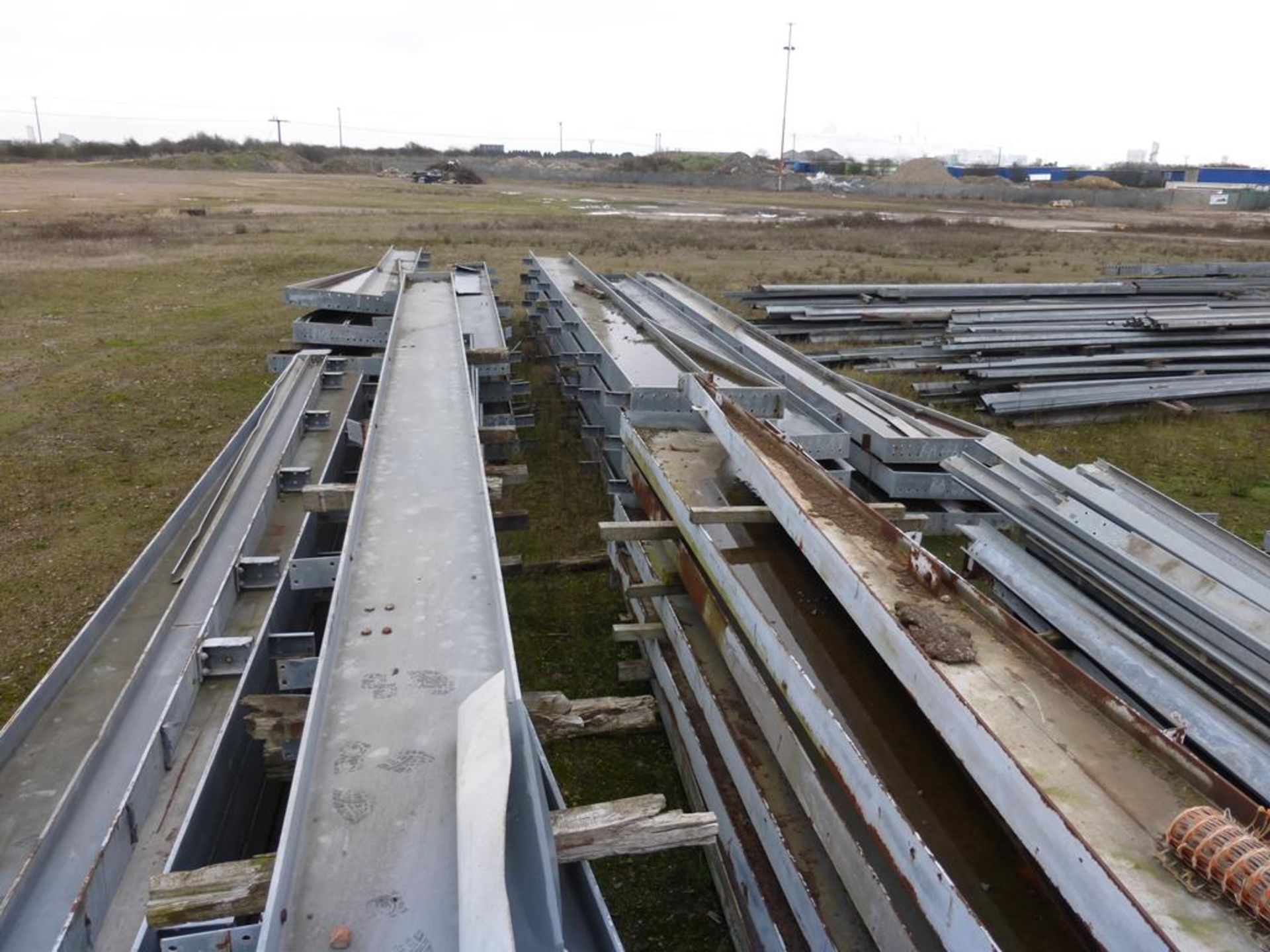 Steel framework for a portal framed building - Image 18 of 30