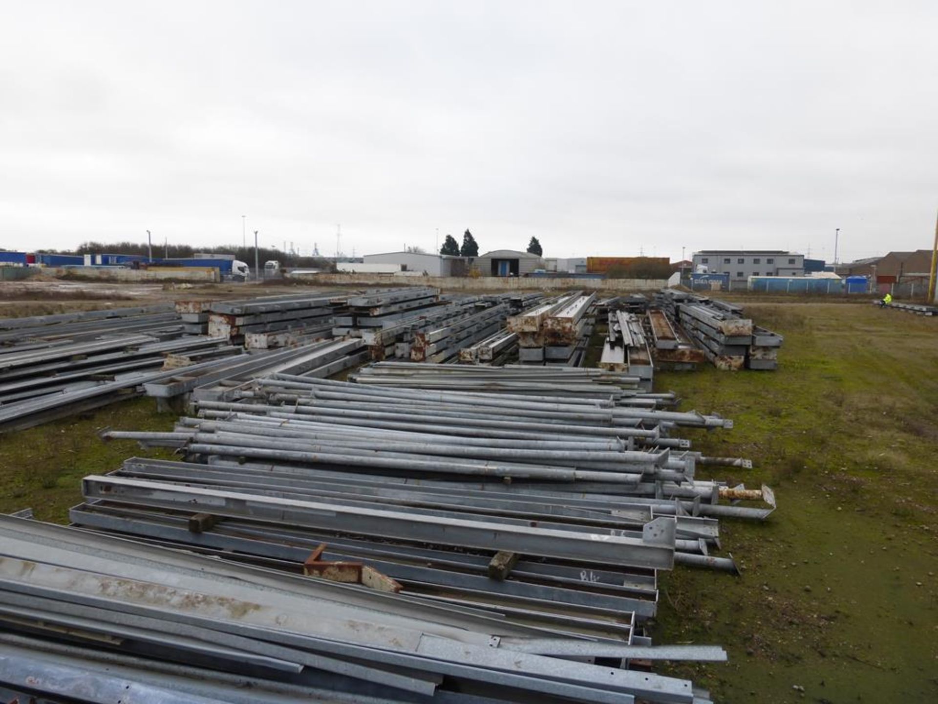 Steel framework for a portal framed building - Image 19 of 30