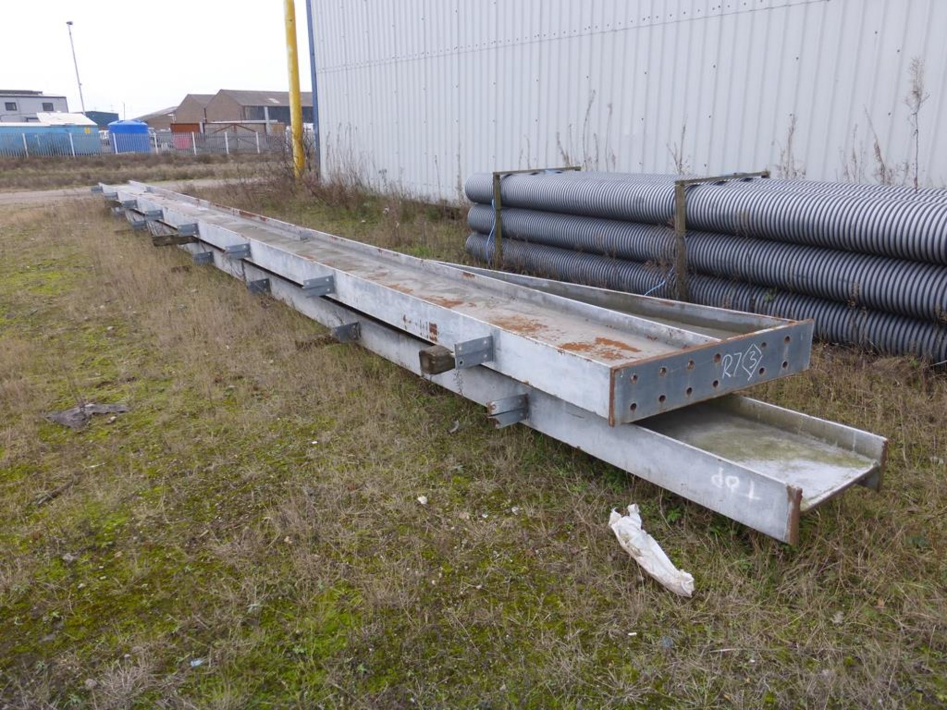 Steel framework for a portal framed building - Image 28 of 30