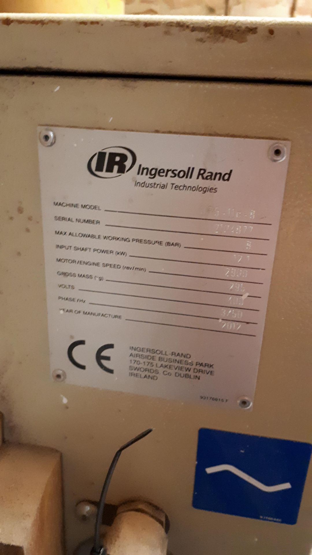 Ingersoll Rand UP5 packaged compressor 8-bar, serial number 2104877 (2012) - Image 2 of 2