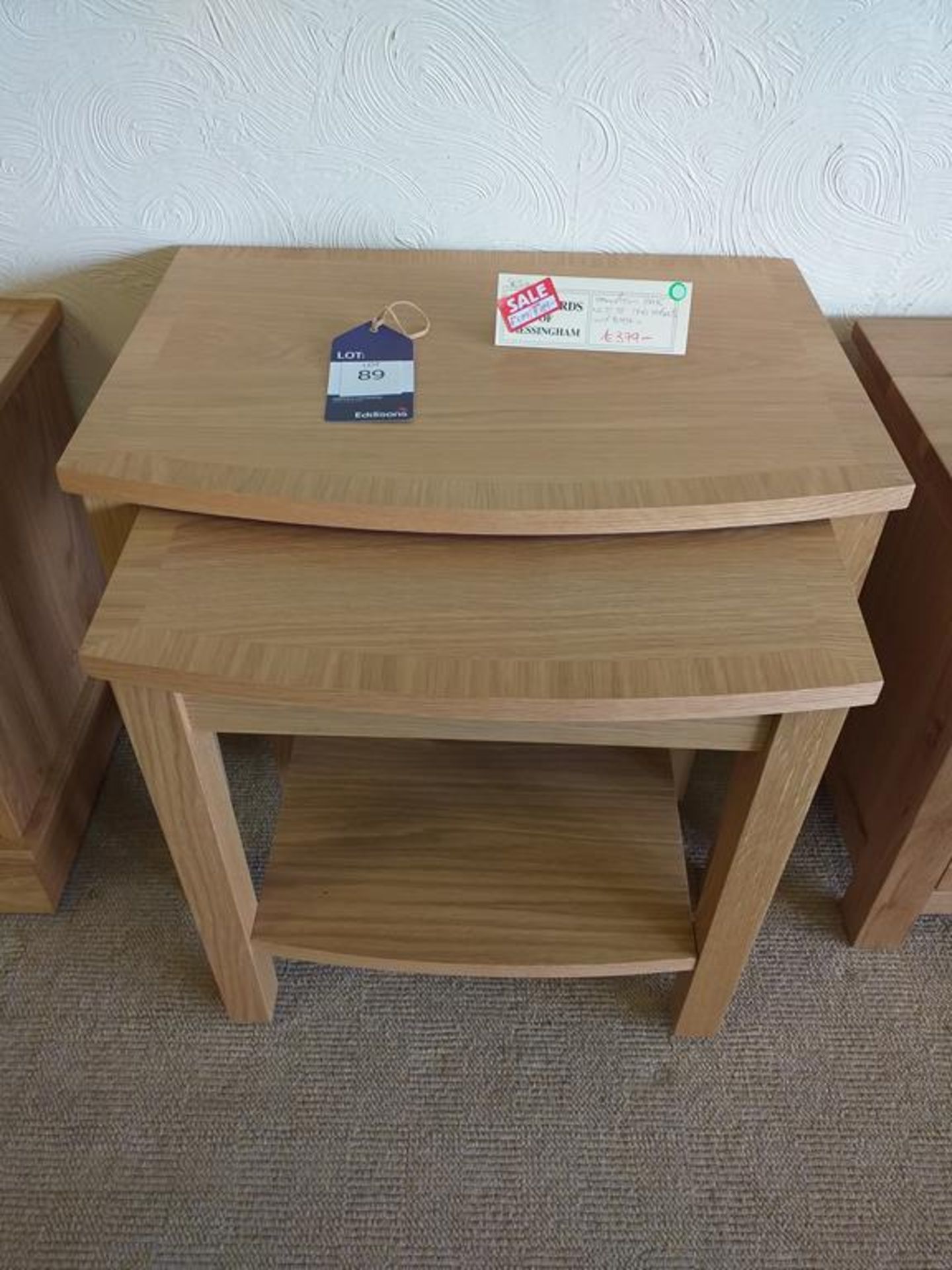 Hampton oak nest of 2 tables