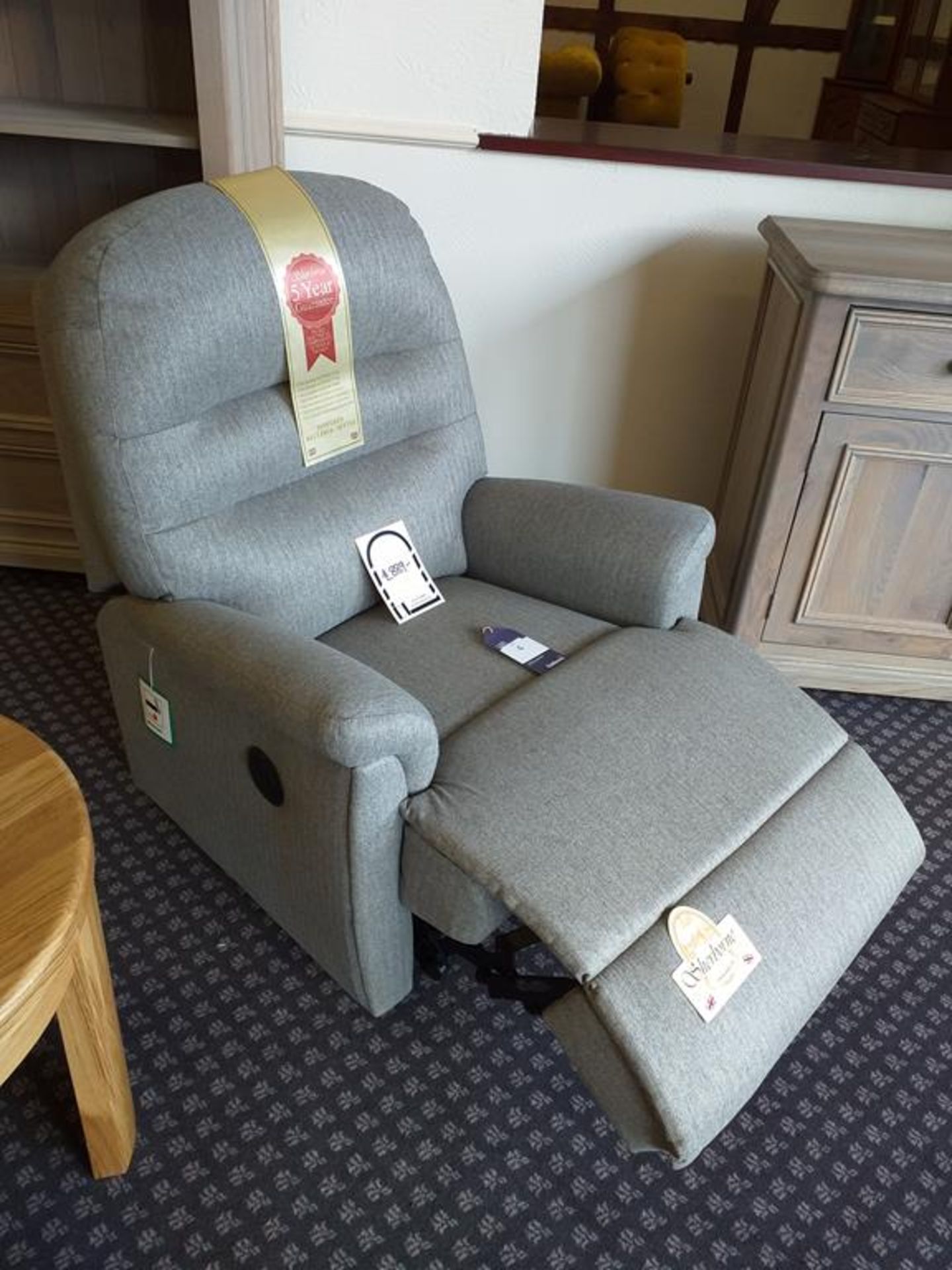 Sherborne Keswick Petite Electric Recliner - Image 2 of 3