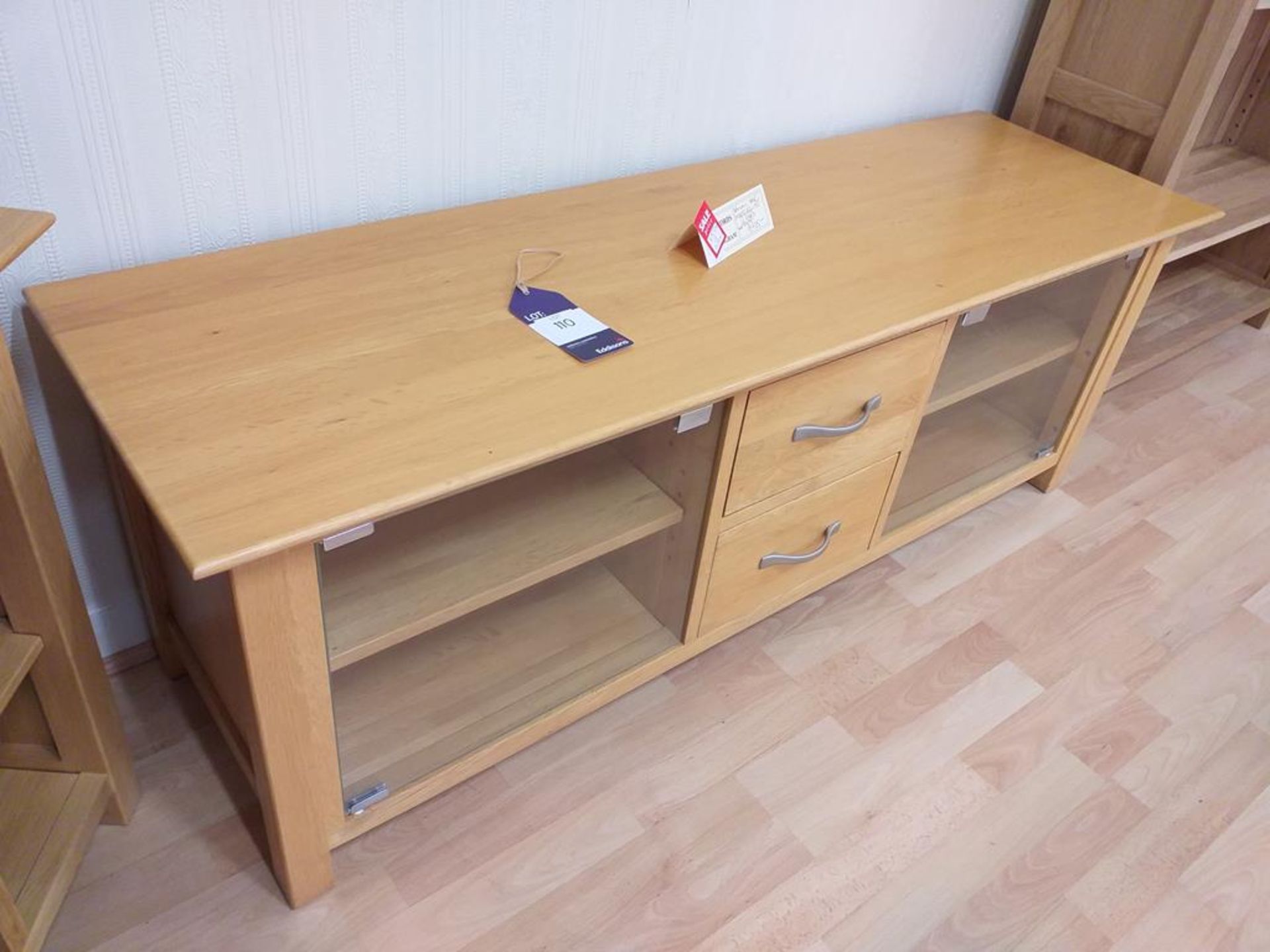 Danum oak widescreen TV/video unit - Image 2 of 3