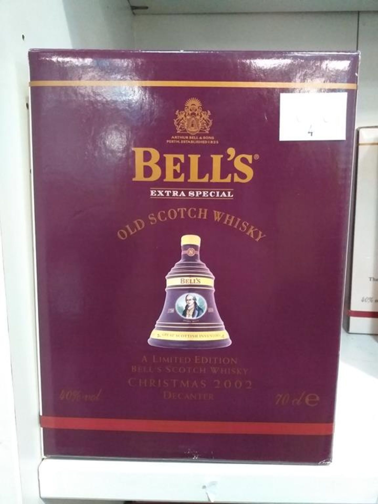 Two Bell's Extra Special Old Scotch Whisky limited edition Christmas 2002 Decanters - Image 2 of 5