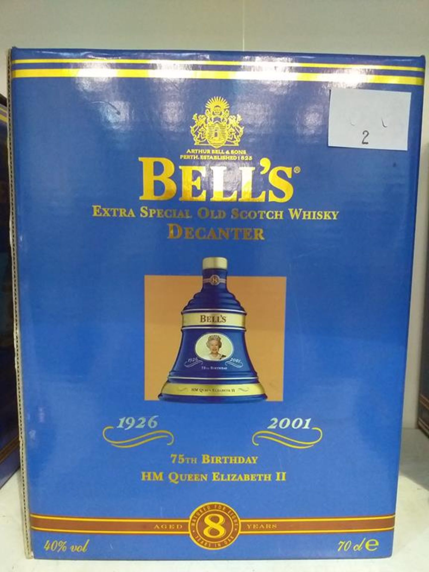 Bell's Extra Special Old Scotch Whisky Decanter celebrating the 75th birthday of HM Queen Elizabeth - Image 4 of 4