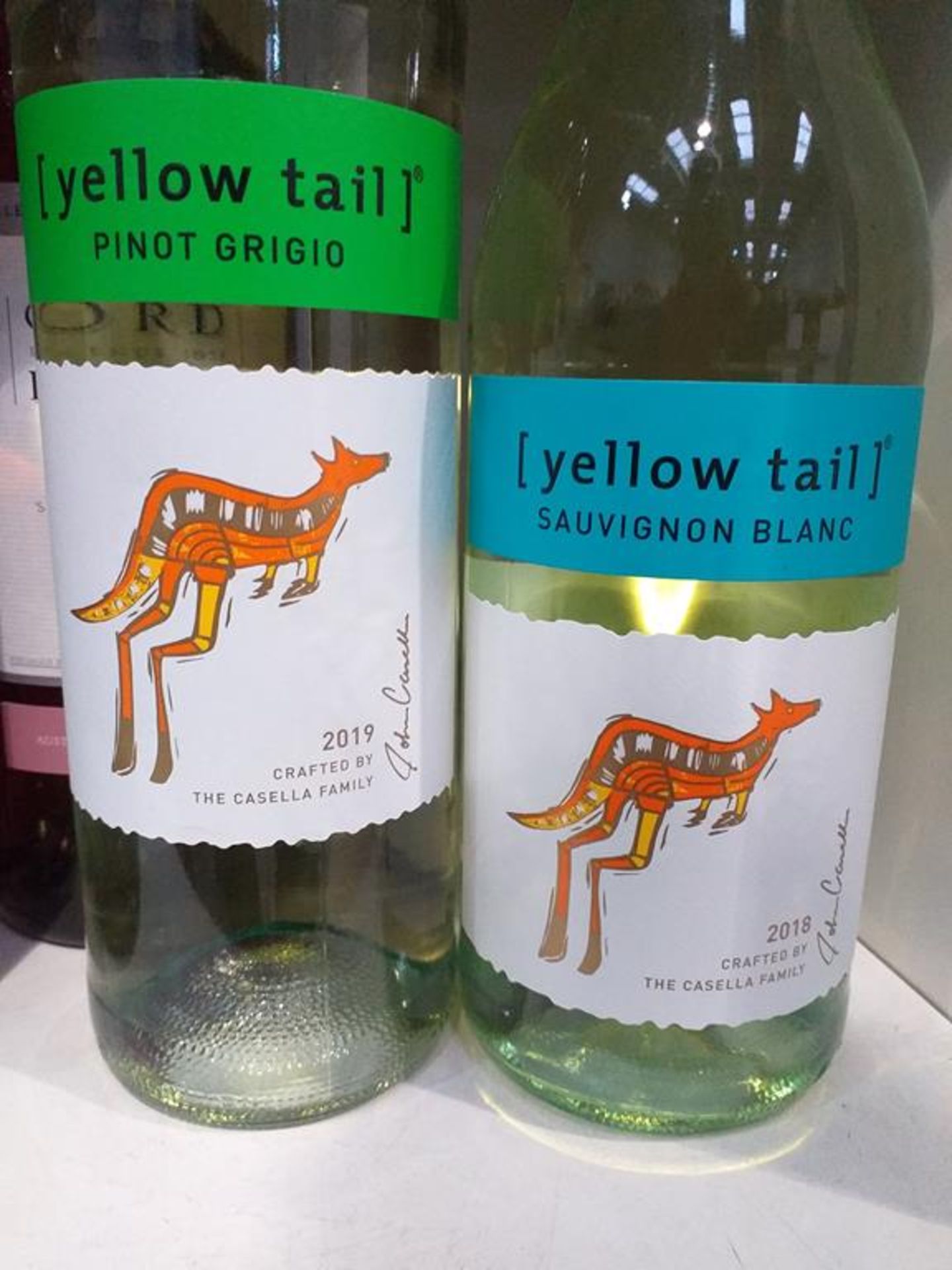 Eleven bottles of Yellow Tail wine: three bottles of 2018 Shiraz red wine, three bottles of 2018 Cha - Image 8 of 9