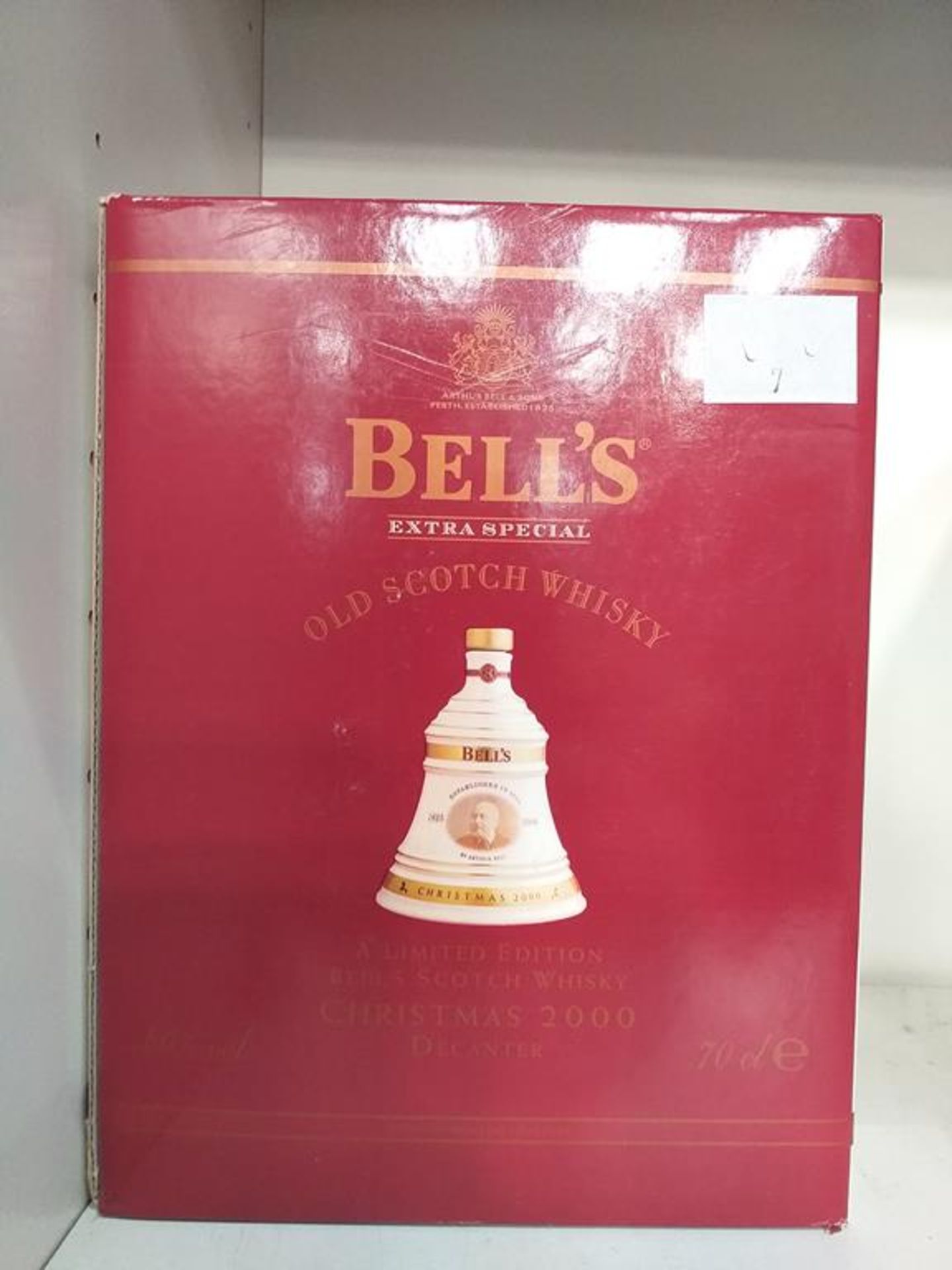 Two Bell's Extra Special Old Scotch Whisky limited edition Christmas 2000 Decanters - Image 5 of 5