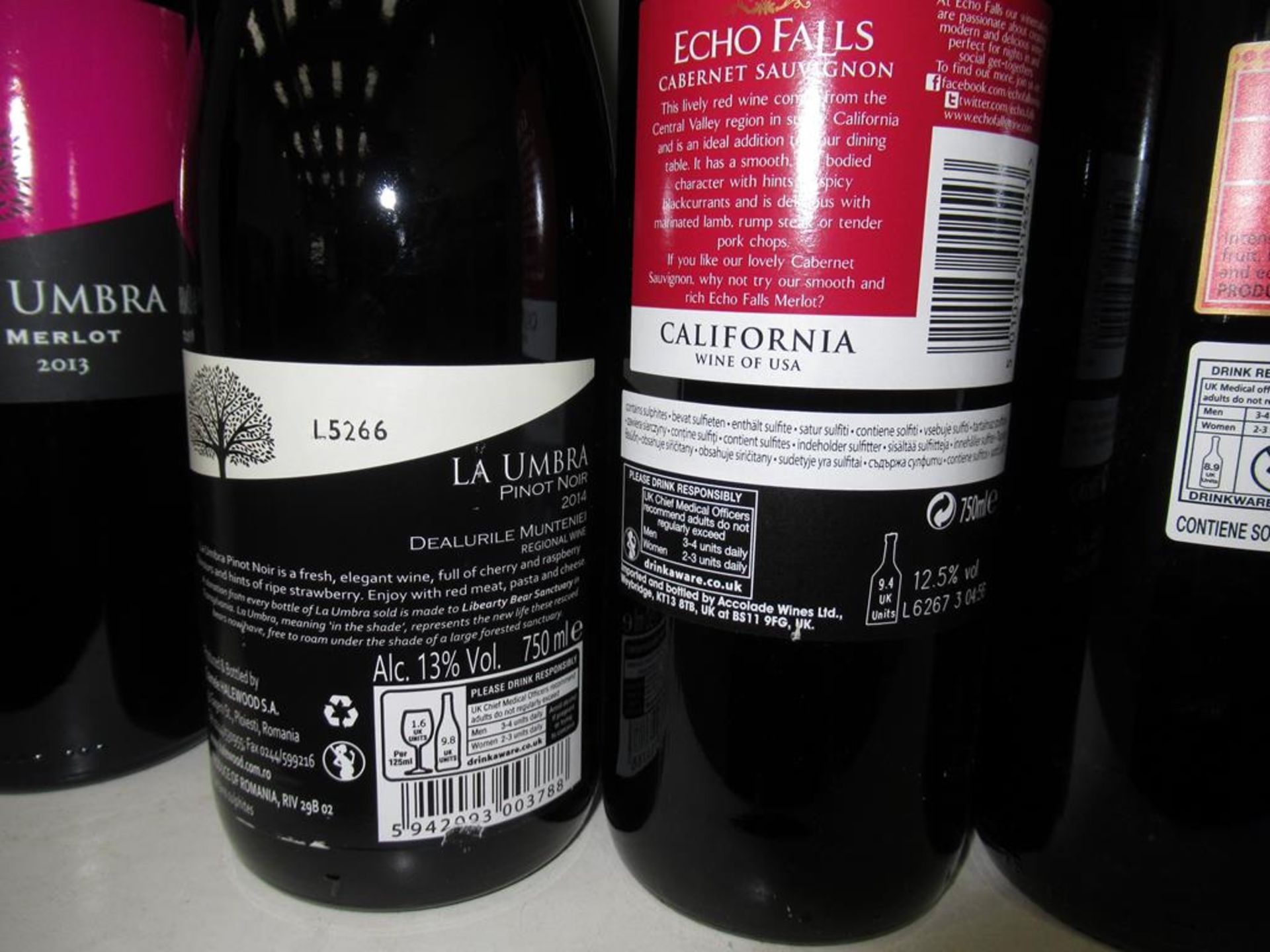 Eight bottles of La Umbra 2013 Merlot red wine , a bottle of La Umbra 2014 Pinot Noir red wine, thre - Image 7 of 9