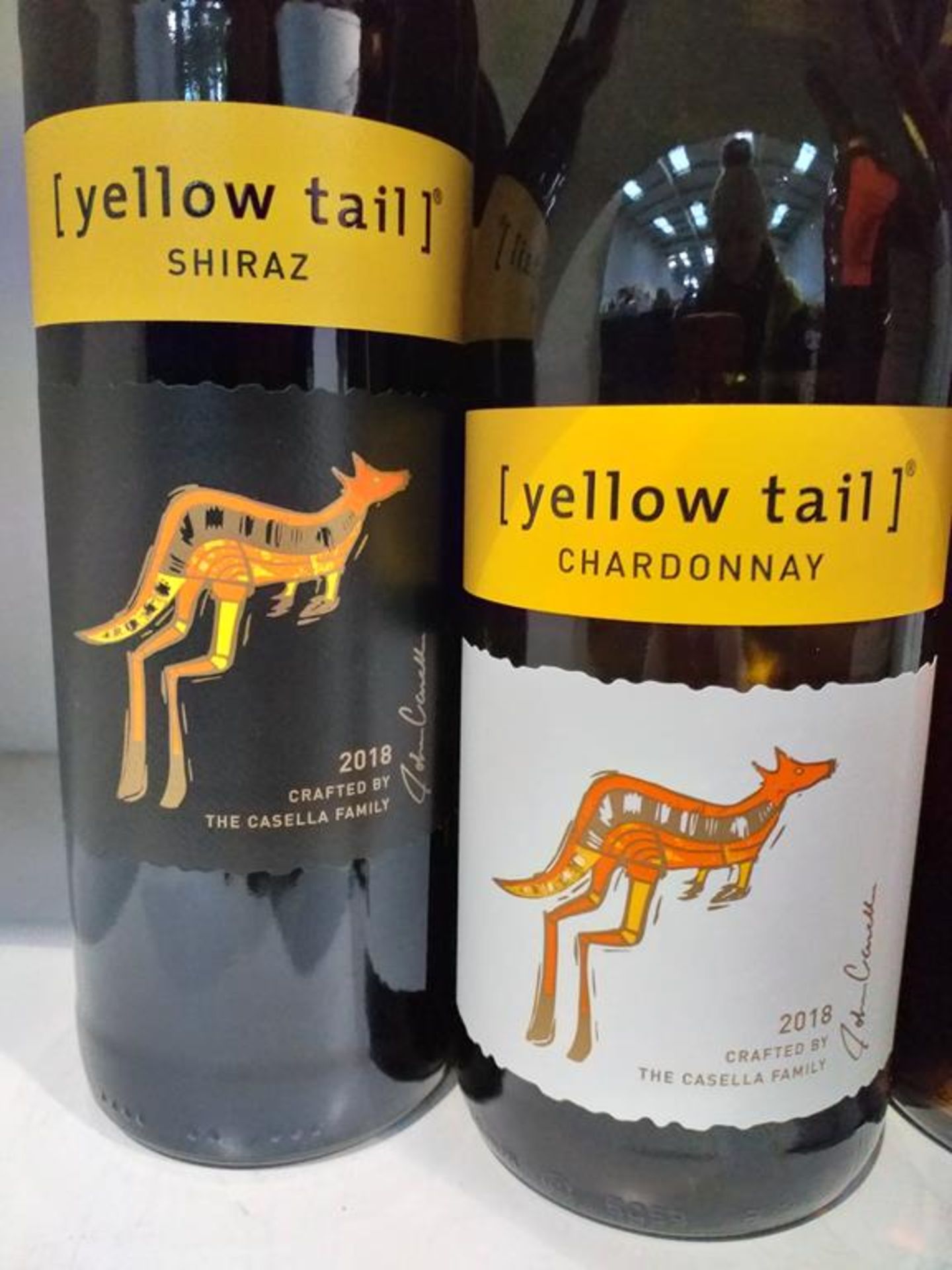 Eleven bottles of Yellow Tail wine: three bottles of 2018 Shiraz red wine, three bottles of 2018 Cha - Image 4 of 9