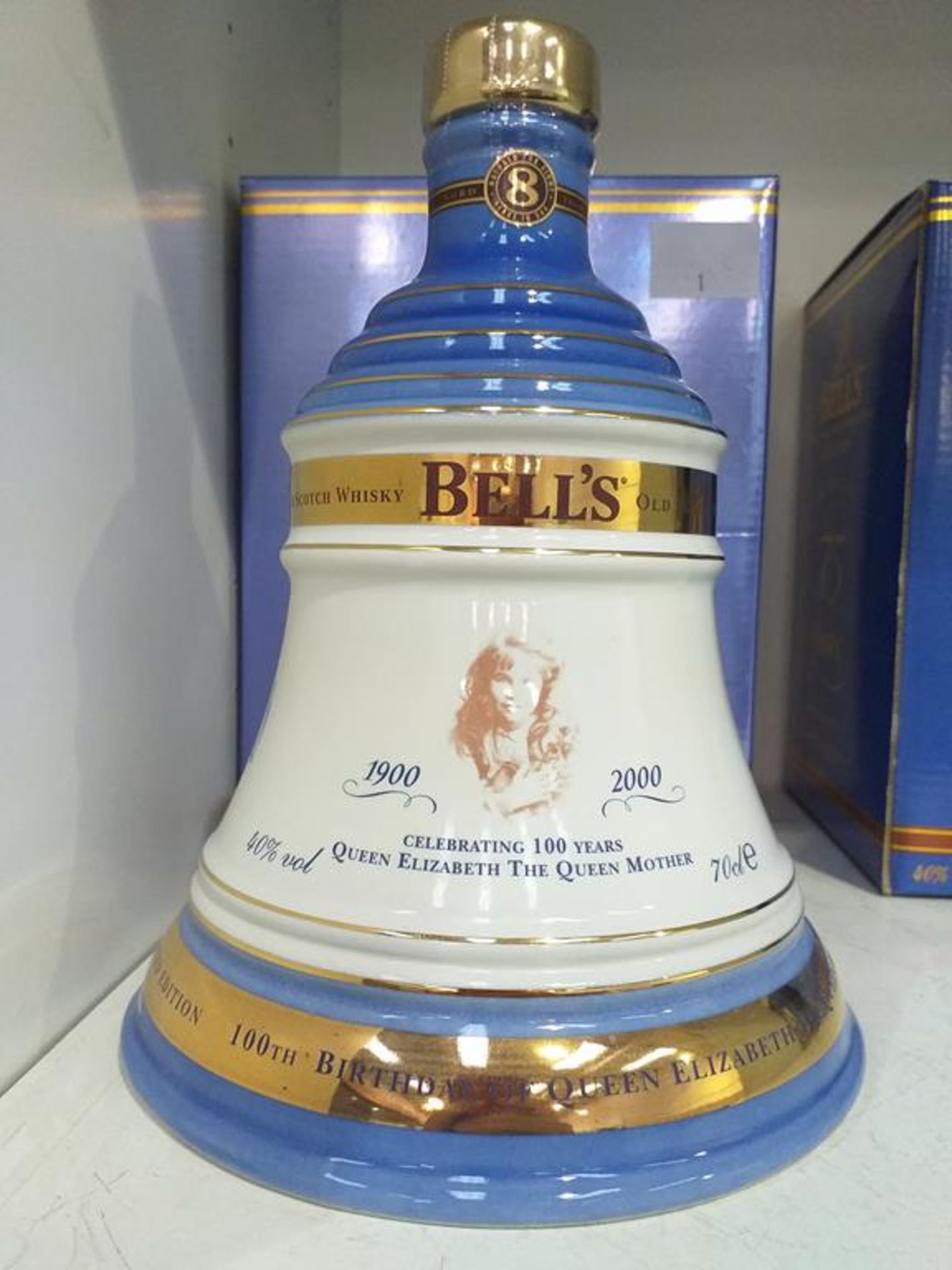 Bell's Extra Special Old Scotch Whisky Decanter - Image 2 of 4