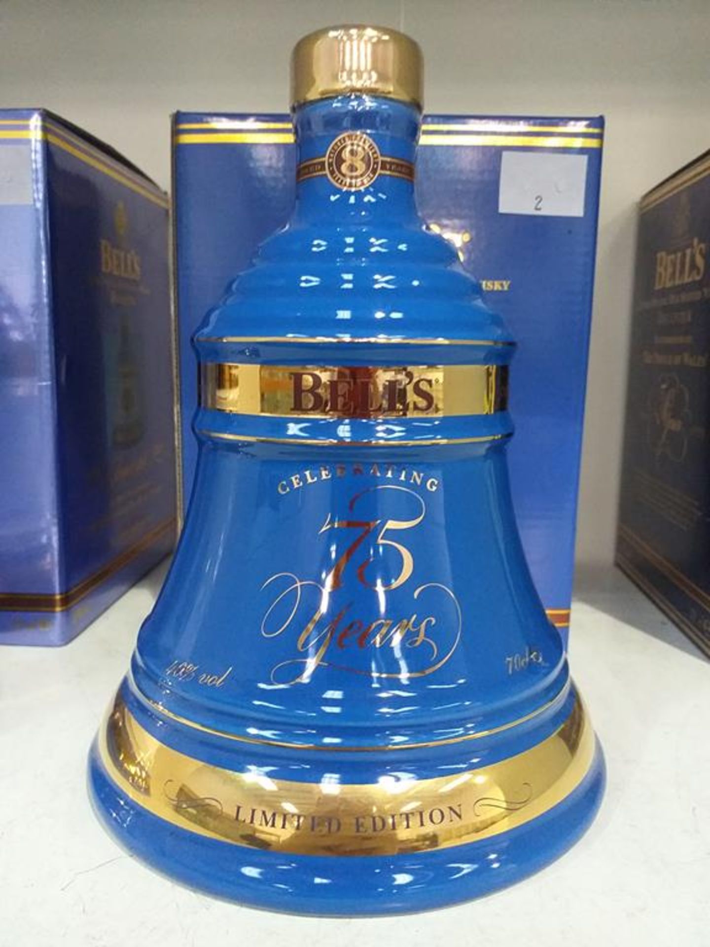 Bell's Extra Special Old Scotch Whisky Decanter celebrating the 75th birthday of HM Queen Elizabeth - Image 2 of 4