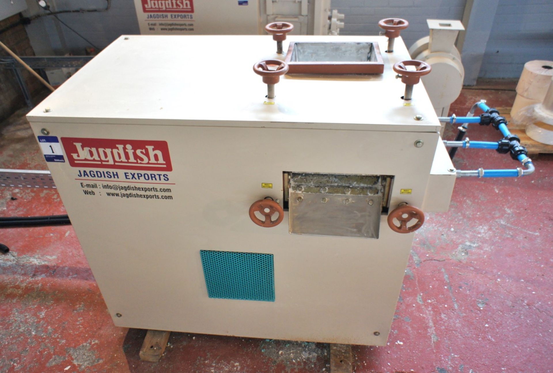 GCL Toilet Soap Plant with capacity of 3 tons/day (125Kg/hour) with: Caustic Lay Tank, - Image 27 of 47
