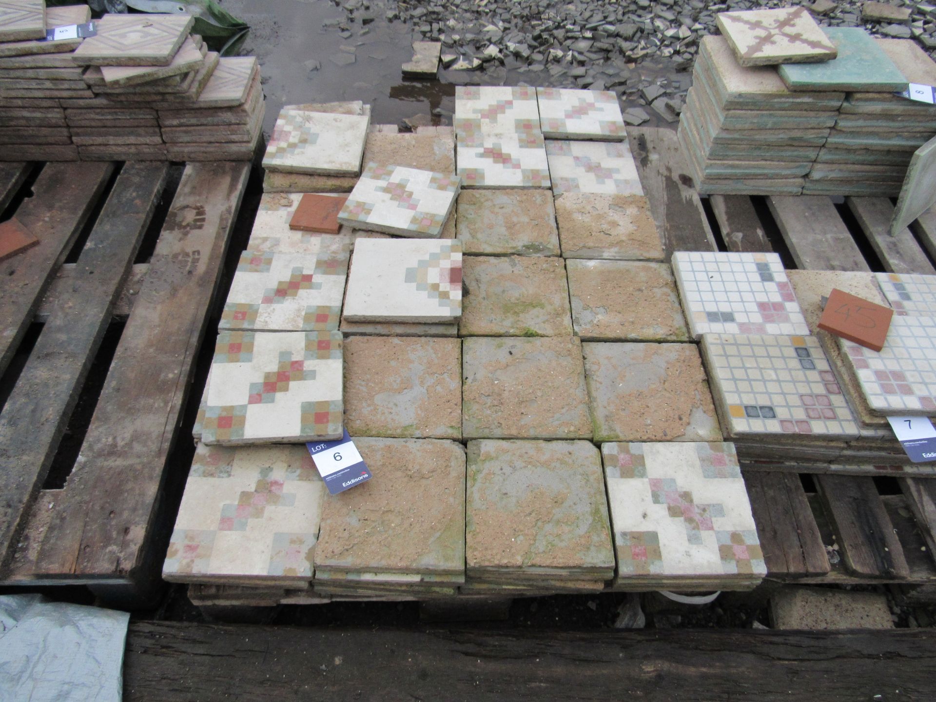 Quantity Reclaimed Tiles to Pallet