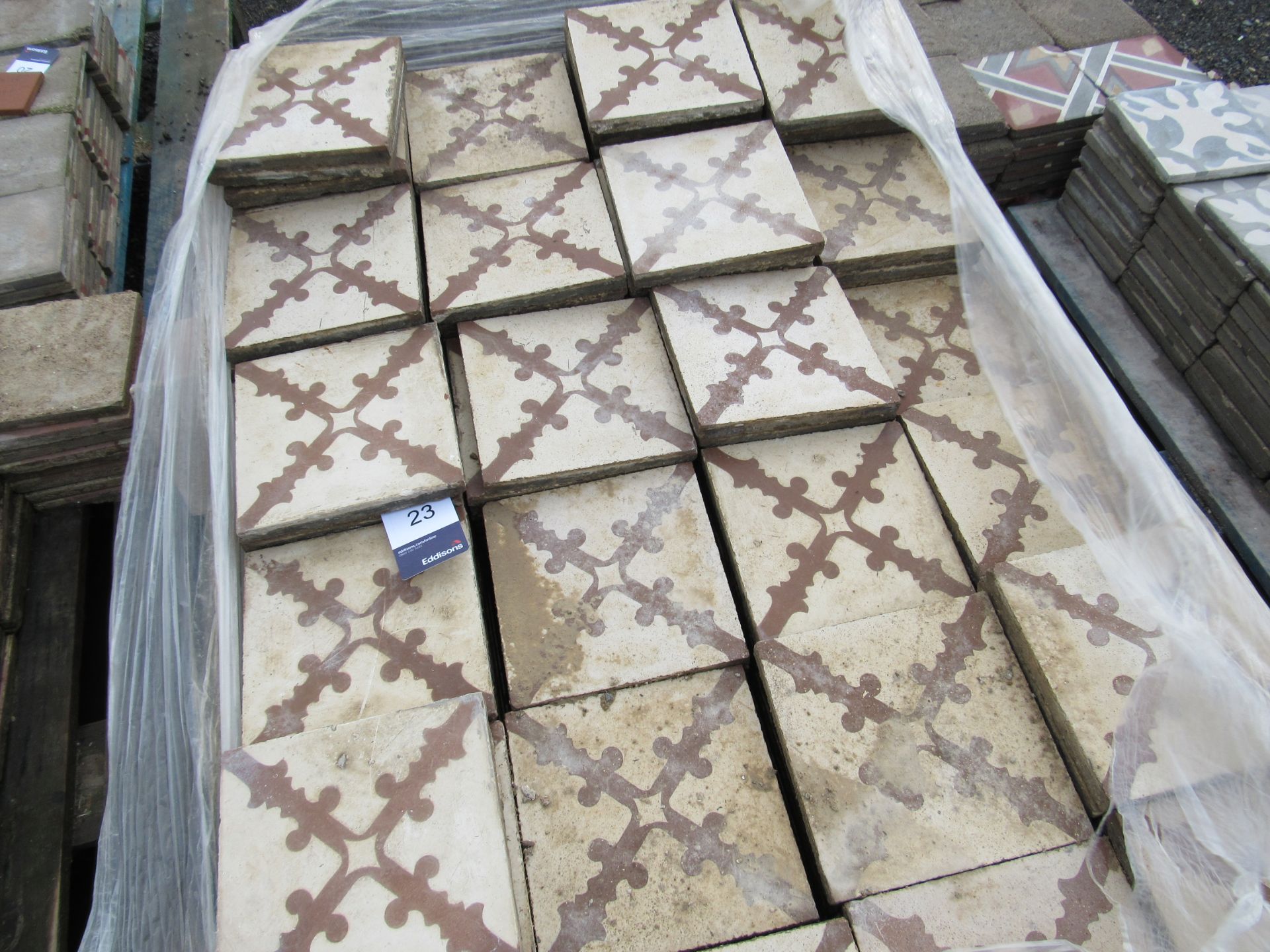 Quantity Reclaimed Alcoba Tiles to Pallet