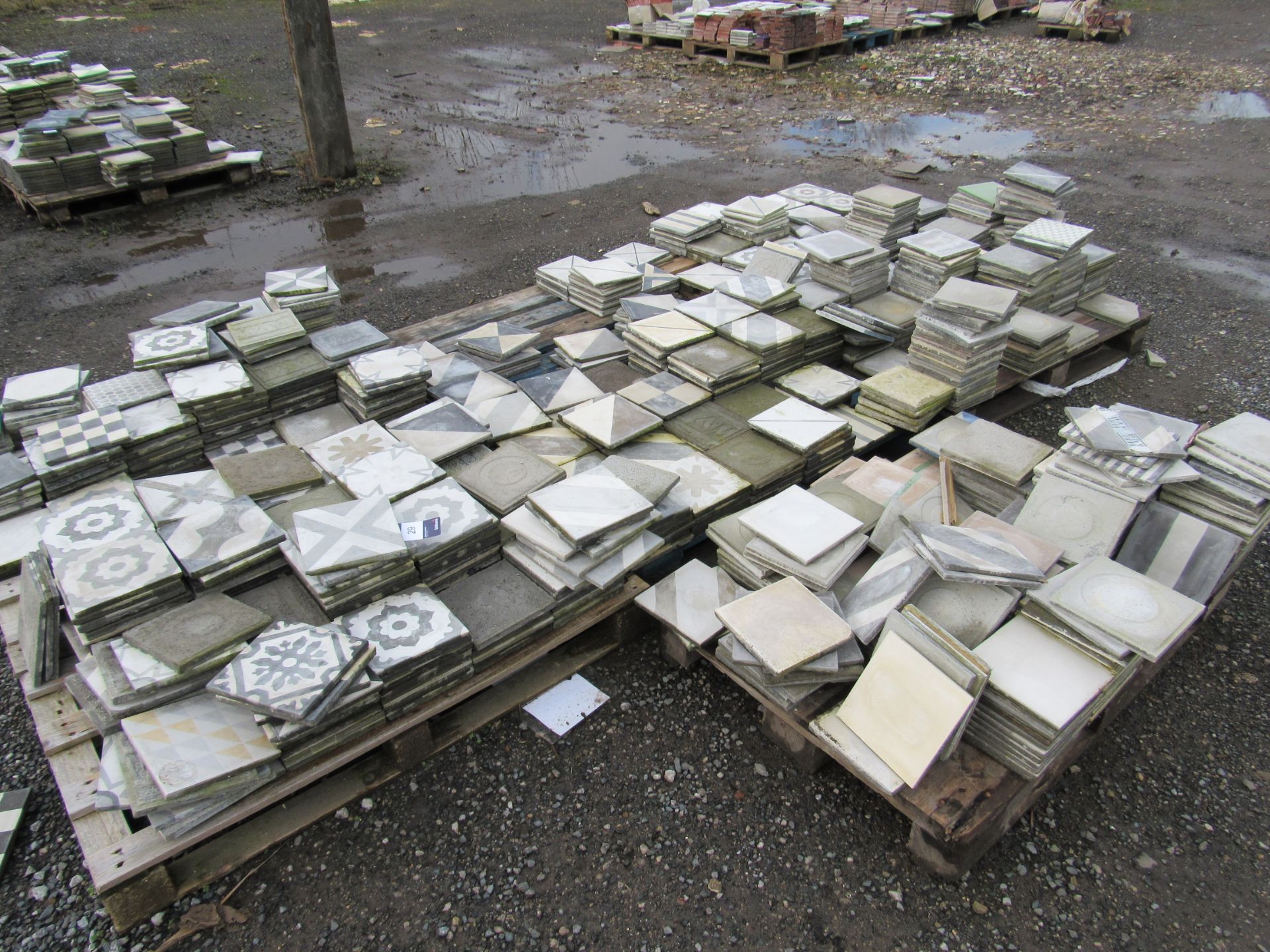 Large Quantity Geometric White/Grey Tiles to 6 Pallets - Image 2 of 6