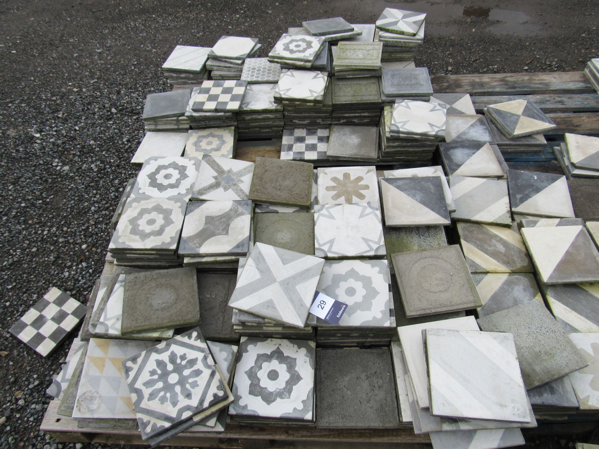 Large Quantity Geometric White/Grey Tiles to 6 Pallets - Image 3 of 6