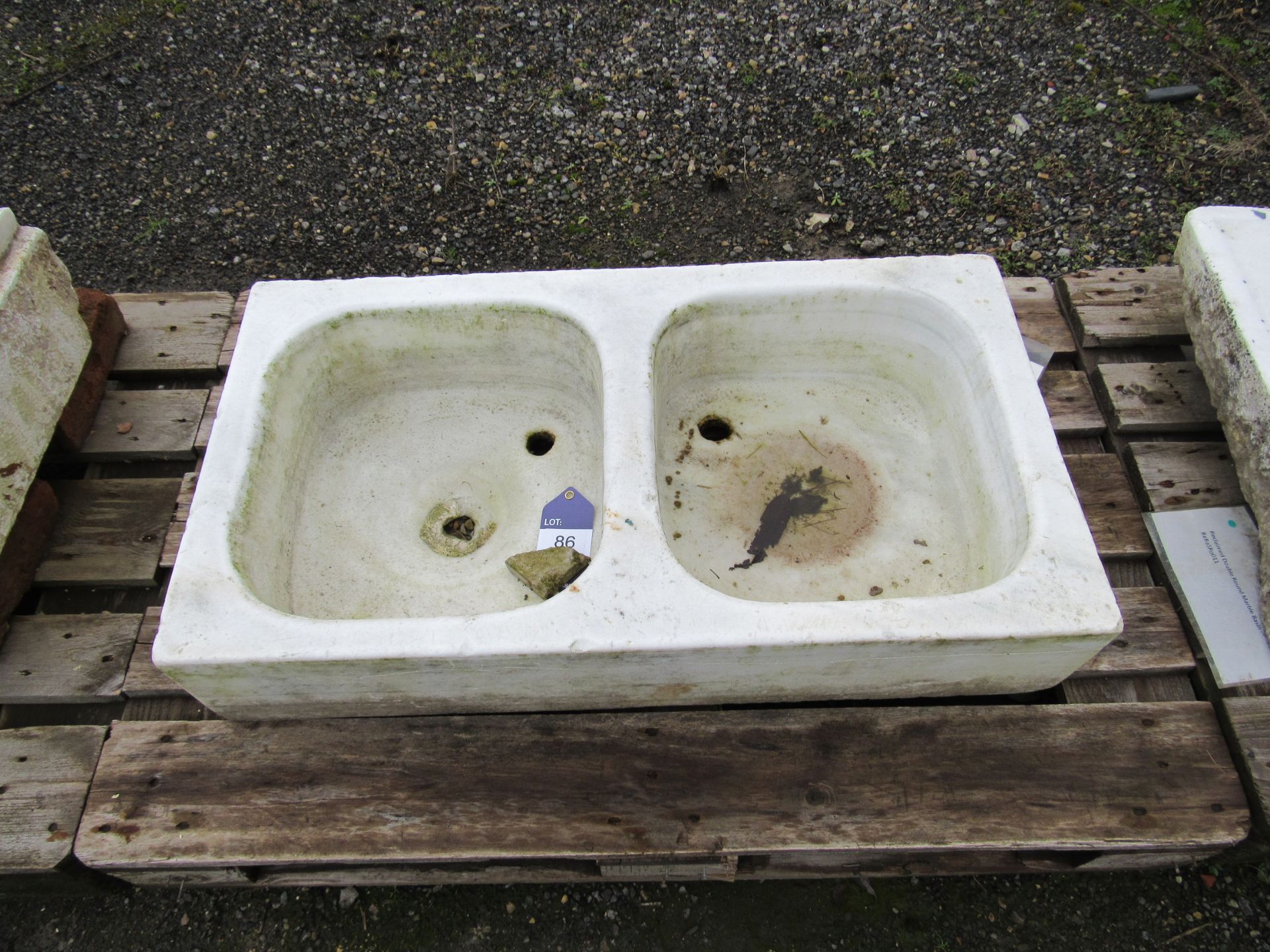 Reclaimed Marble Sink - Image 2 of 2
