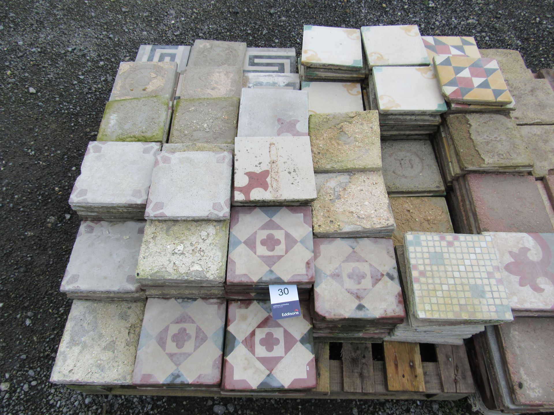 Quantity Reclaimed Tiles to Pallet