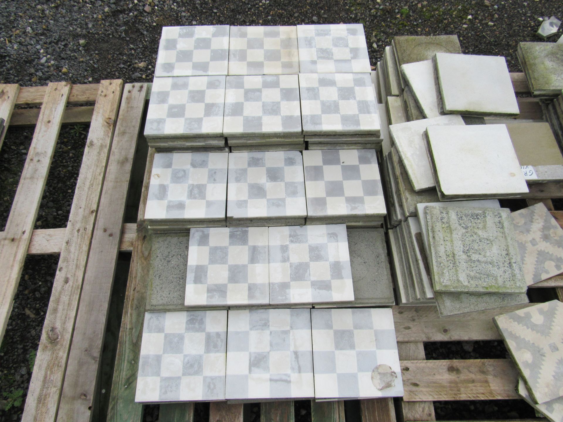 Quantity Reclaimed Tiles to 6 Pallets - Image 6 of 7