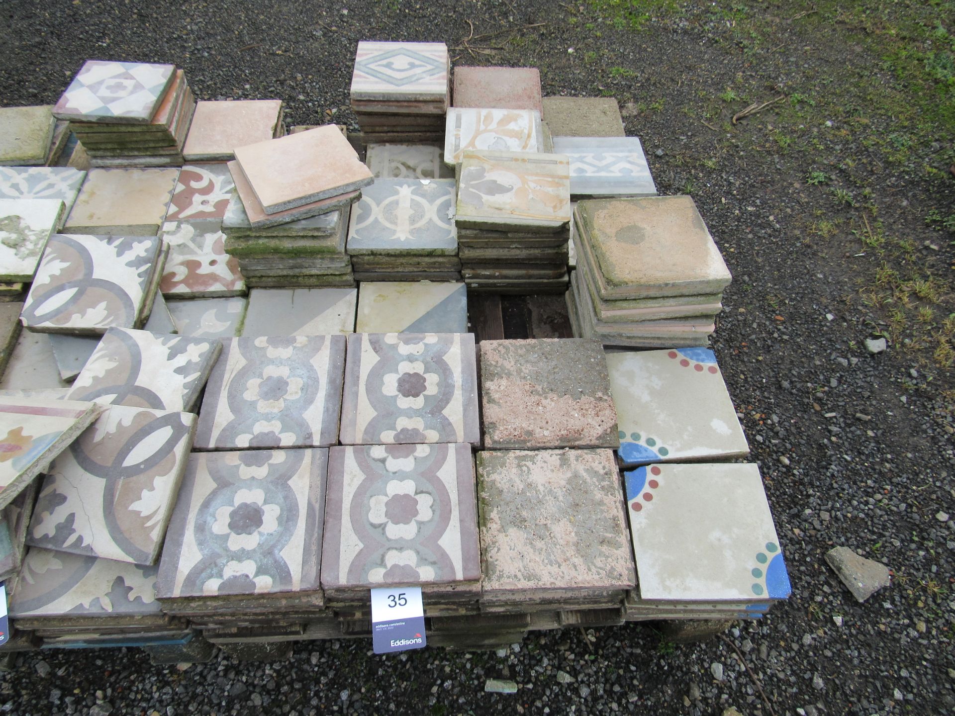 Quantity Reclaimed Tiles to Pallet - Image 2 of 2