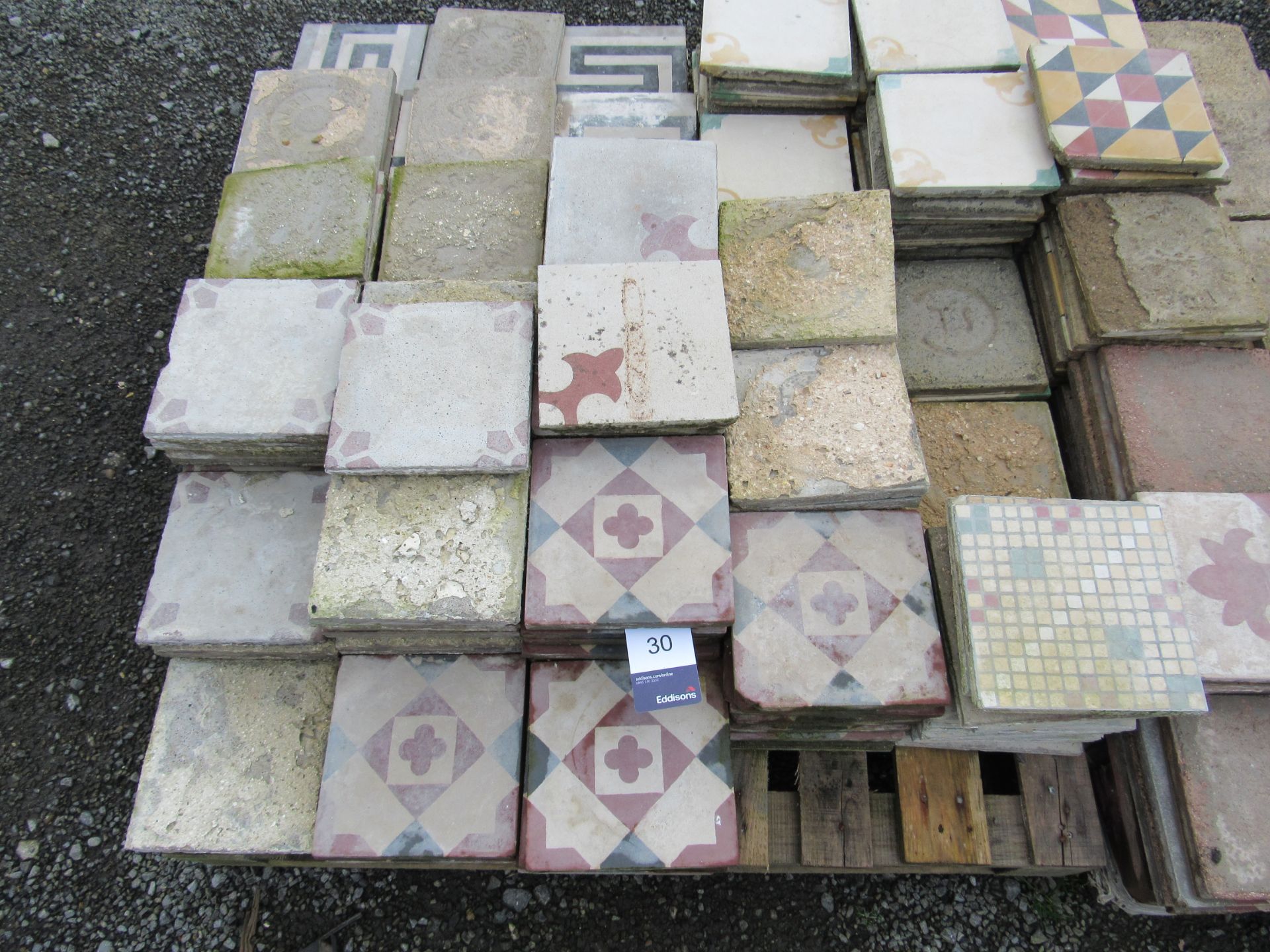 Quantity Reclaimed Tiles to Pallet - Image 2 of 2