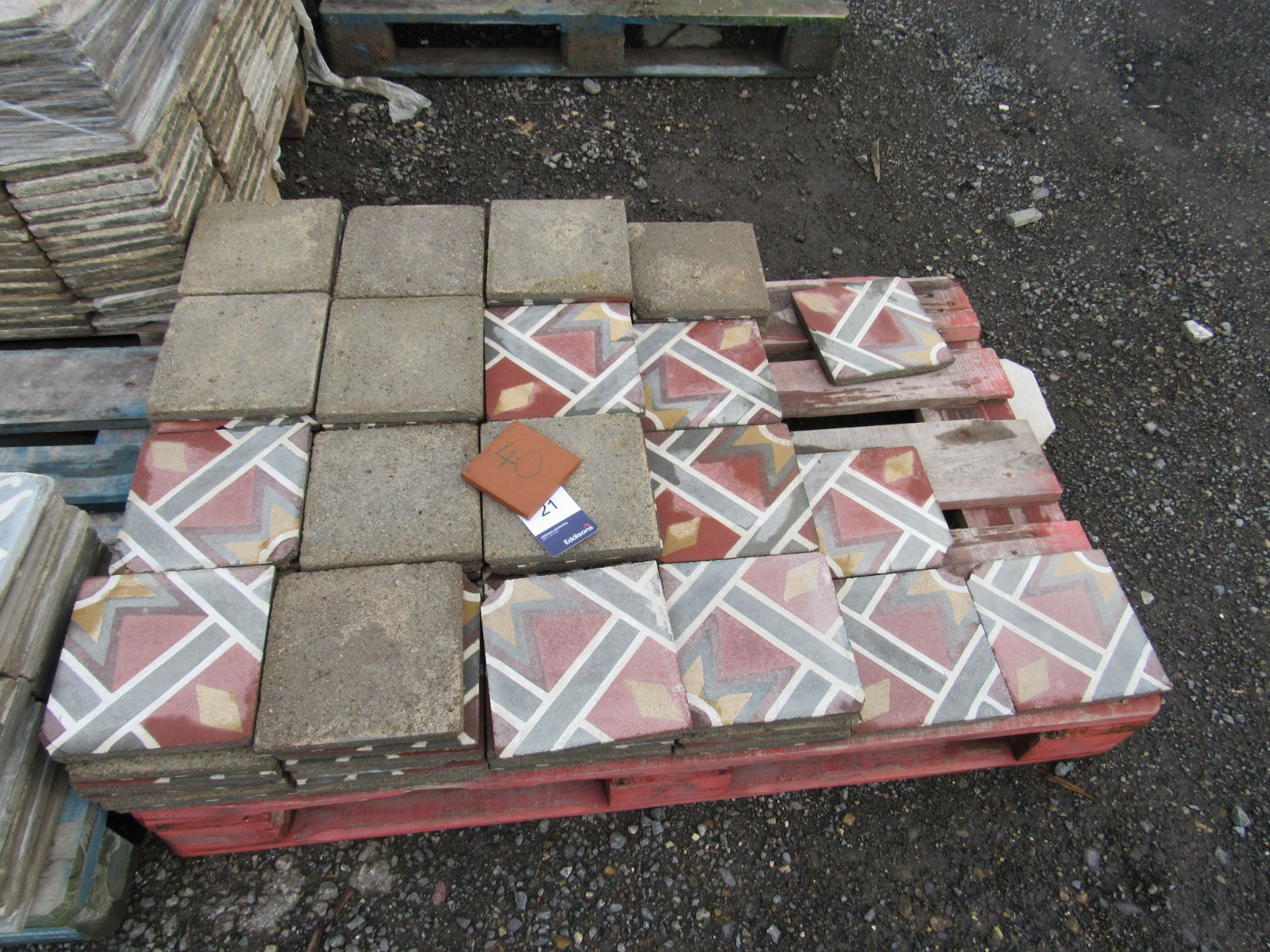 Quantity Reclaimed Tiles to Pallet