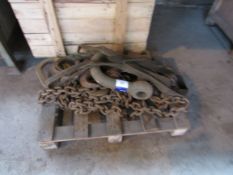 Quantity Heavy Duty Lifting Chains to Pallet