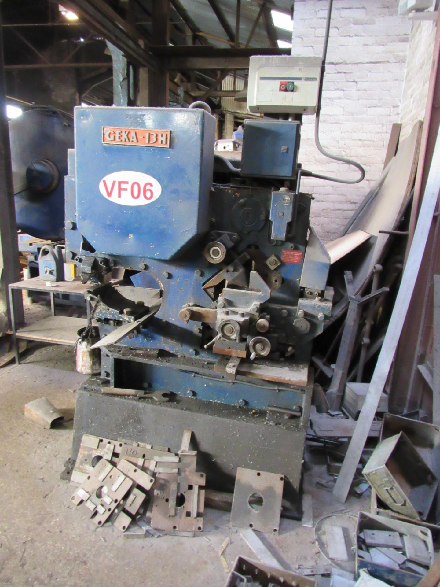 Geka 13H Metal worker, Punch, Bar Cropper, Shear (Requires disconnection by qualified electrician - Image 5 of 6