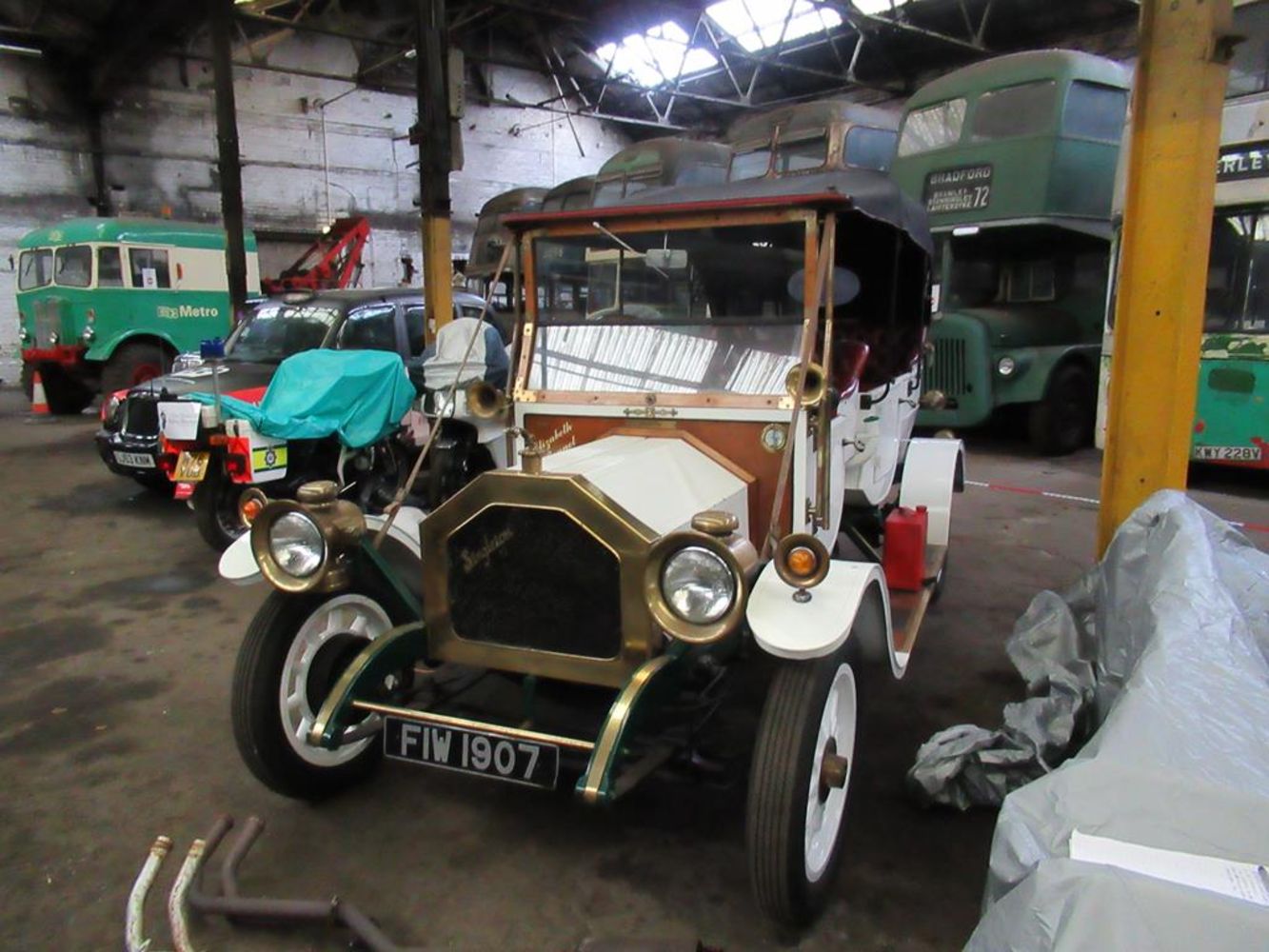 Online Auction of 4 Vintage Style High Specification Wedding Cars