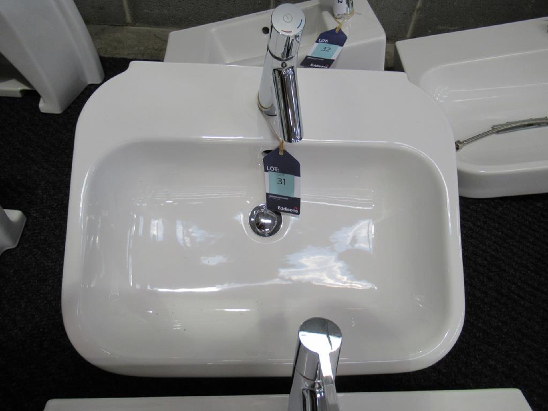 Ex Display Happy D.2. Washbasin (600mm) with Talis Hansgrohe select E single lever basin mixer