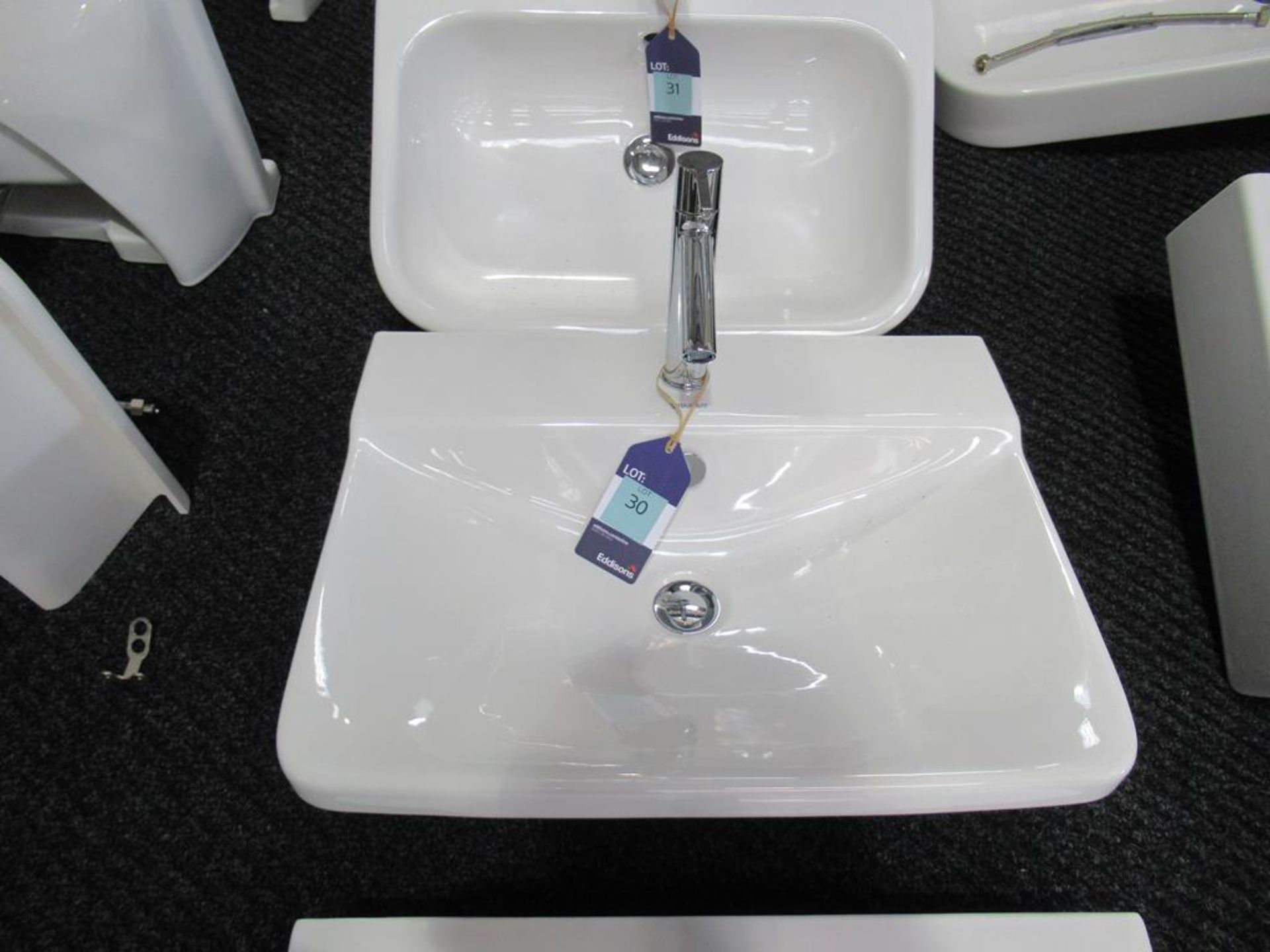 Ex Display Duravit P3 comforts Wash Basin 600mm with Starck single lever basin mixer.