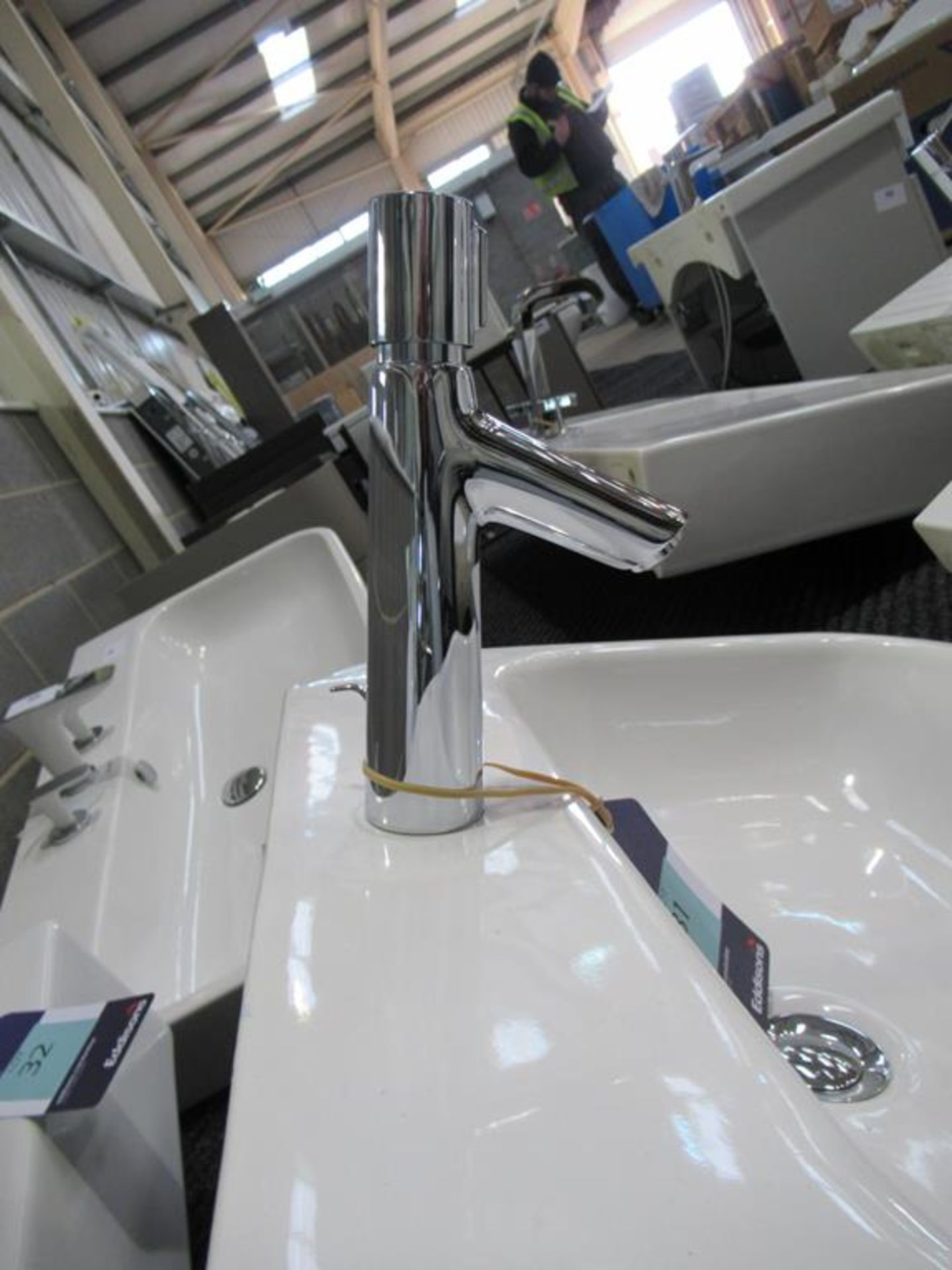 Ex Display Happy D.2. Washbasin (600mm) with Talis Hansgrohe select E single lever basin mixer - Image 2 of 2