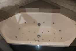 Ex Display Duravit D-code Duravit Hexagonal Whirlpool Bath