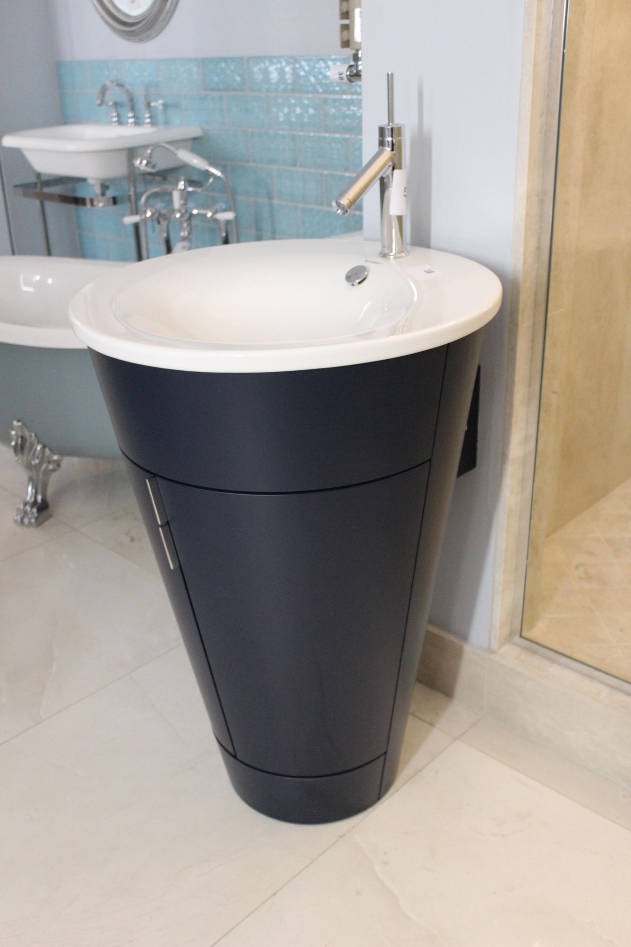 Ex Display Duravit Stark Vanity Unit - floor standing (825mm, 560mm, 600mm) with vanity basin and Ax