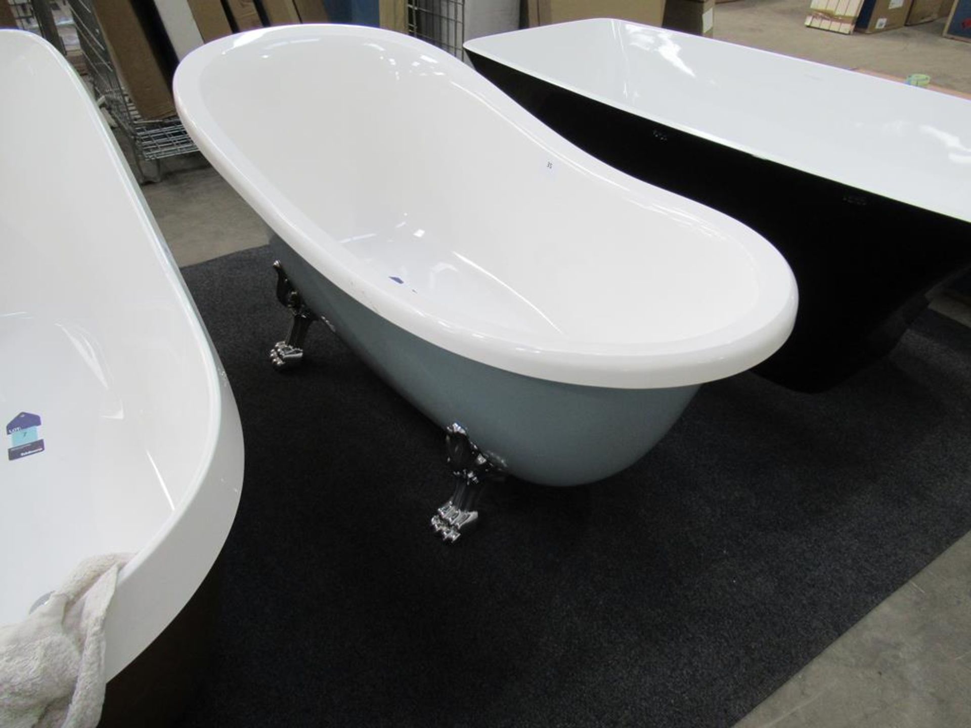 Ex Display Adamsez Windsor Bathtub