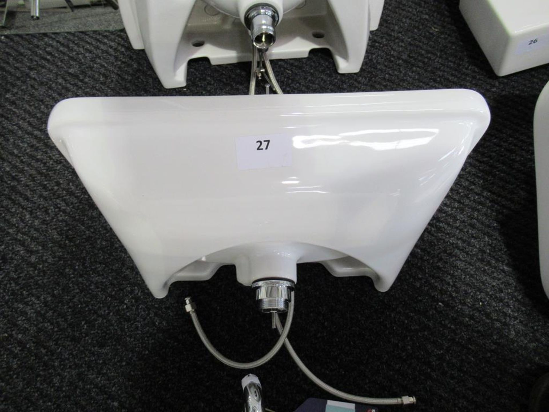 Ex Display Duravit Starck wash basin (550mm) with Talis S single lever basin mixer - Image 3 of 3