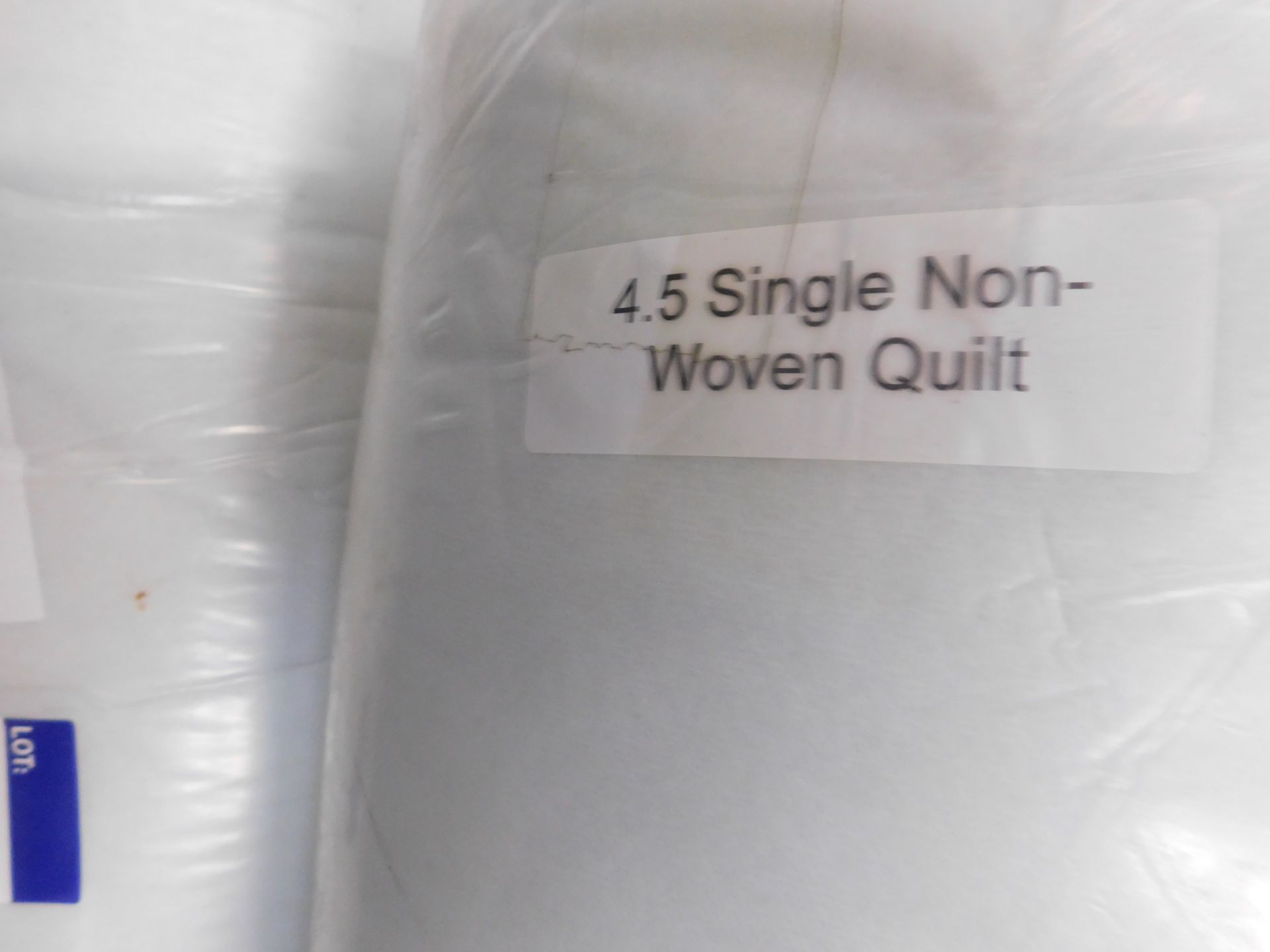 4.5 Superking Non Woven Quilt (x18) 4.5 King (x24) - Image 4 of 4