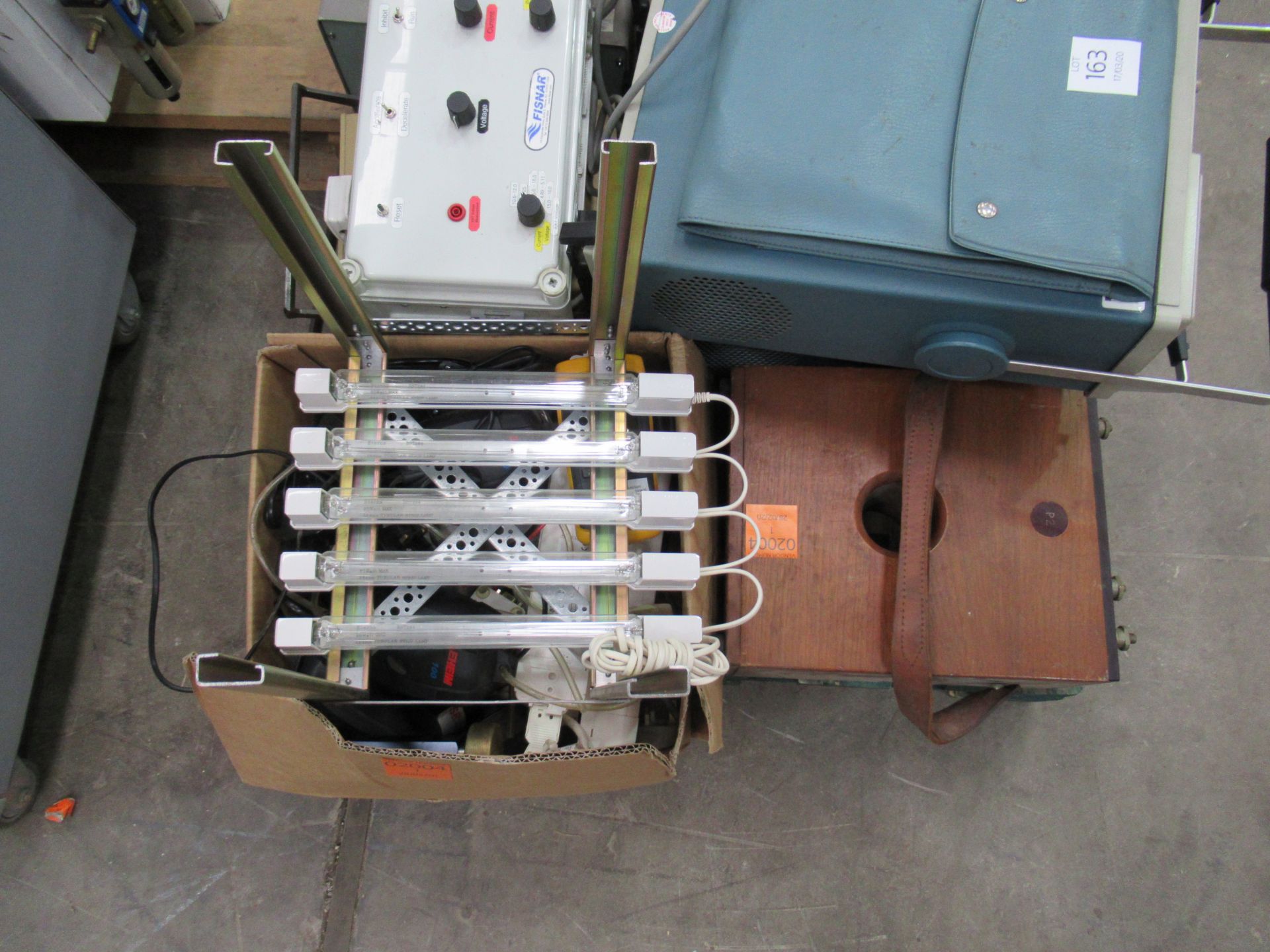 A pallet of various electrical test equipment. Please note there is a £10 plus VAT Lift Out Fee on t - Image 3 of 4