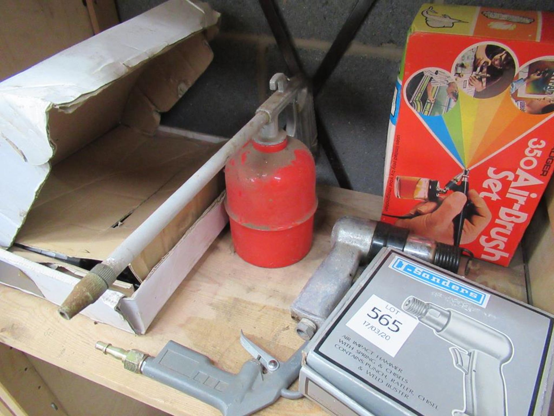 Contents of shelf to include Badger 350 Airbrush S - Image 4 of 5