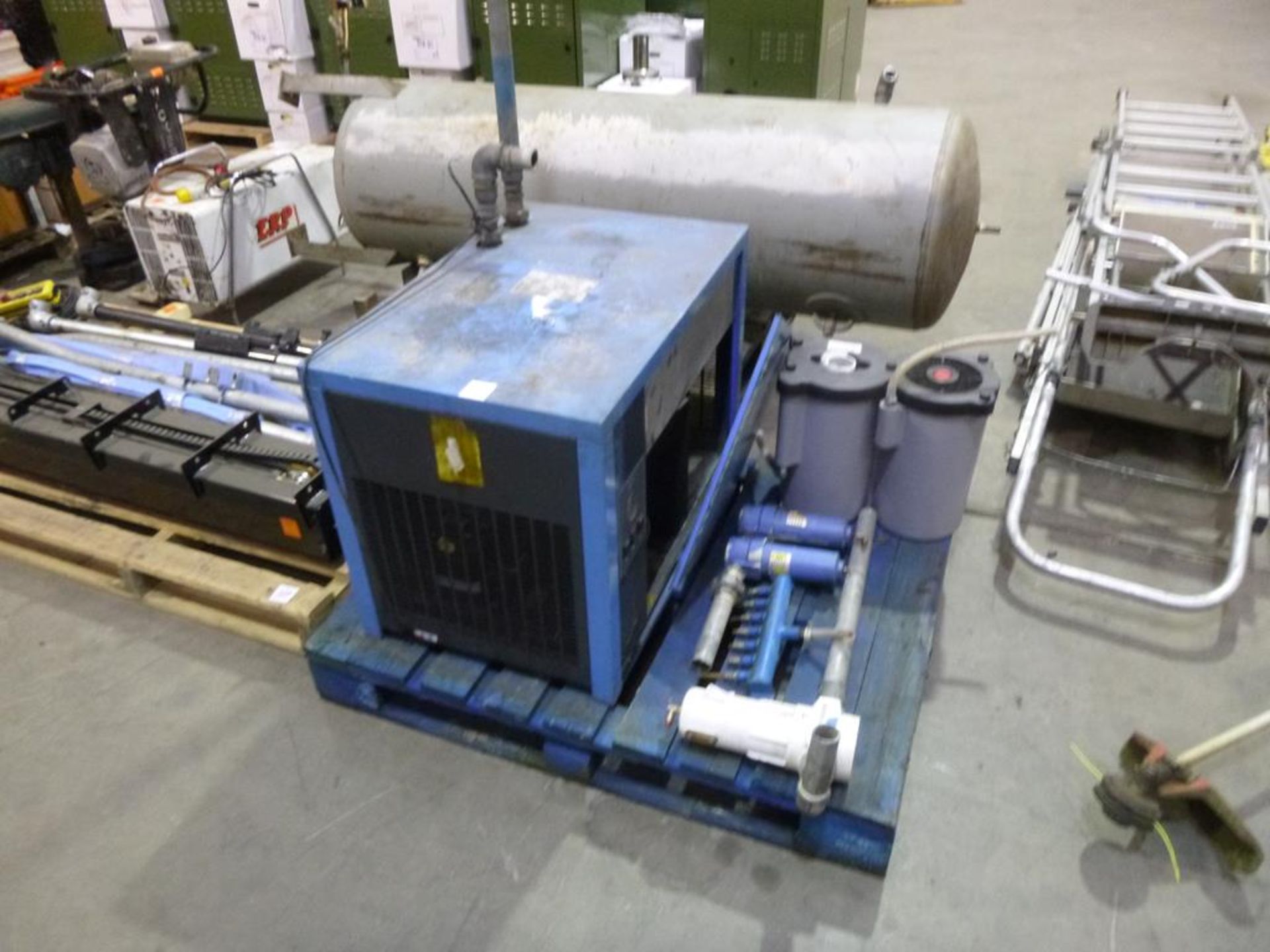 Hankinson Compressed Air Dryer with Receiver Tank. Please note there is a £20 plus VAT Lift Out Fee - Image 2 of 5