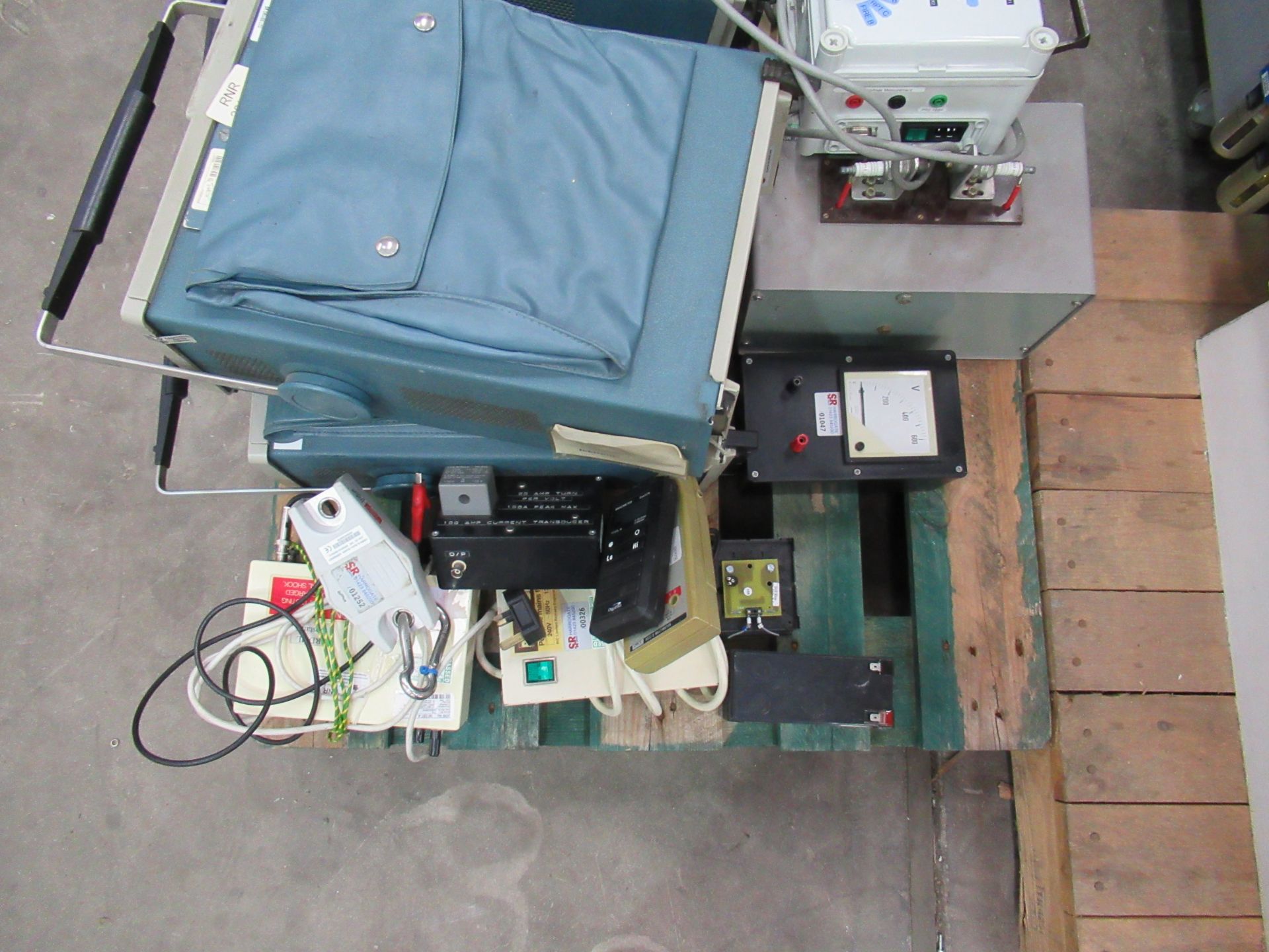 A pallet of various electrical test equipment. Please note there is a £10 plus VAT Lift Out Fee on t - Image 4 of 4