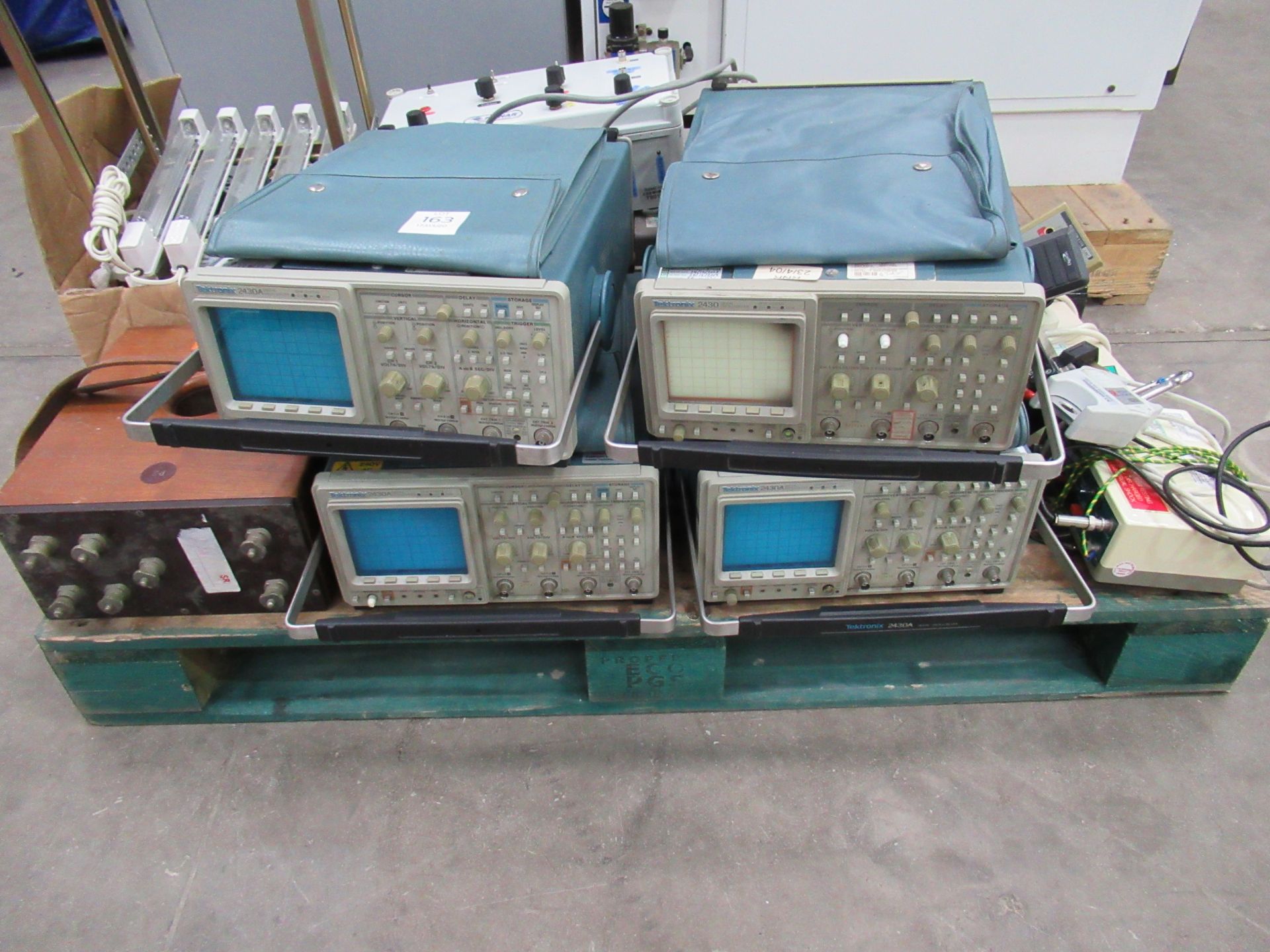 A pallet of various electrical test equipment. Please note there is a £10 plus VAT Lift Out Fee on t - Image 2 of 4