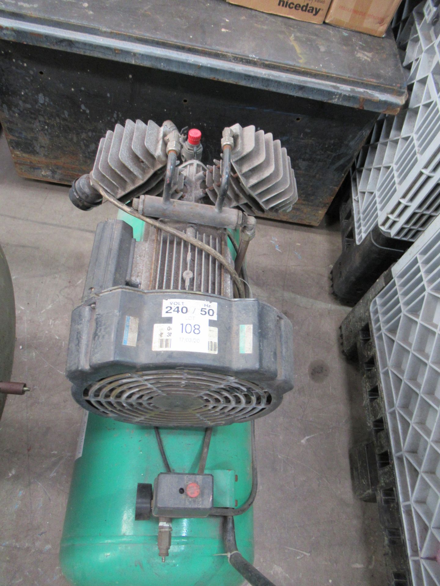 A SIP Air mate Stratus 400100 240v compressor. Please note there is a £5 plus VAT Lift Out Fee on th - Image 2 of 6