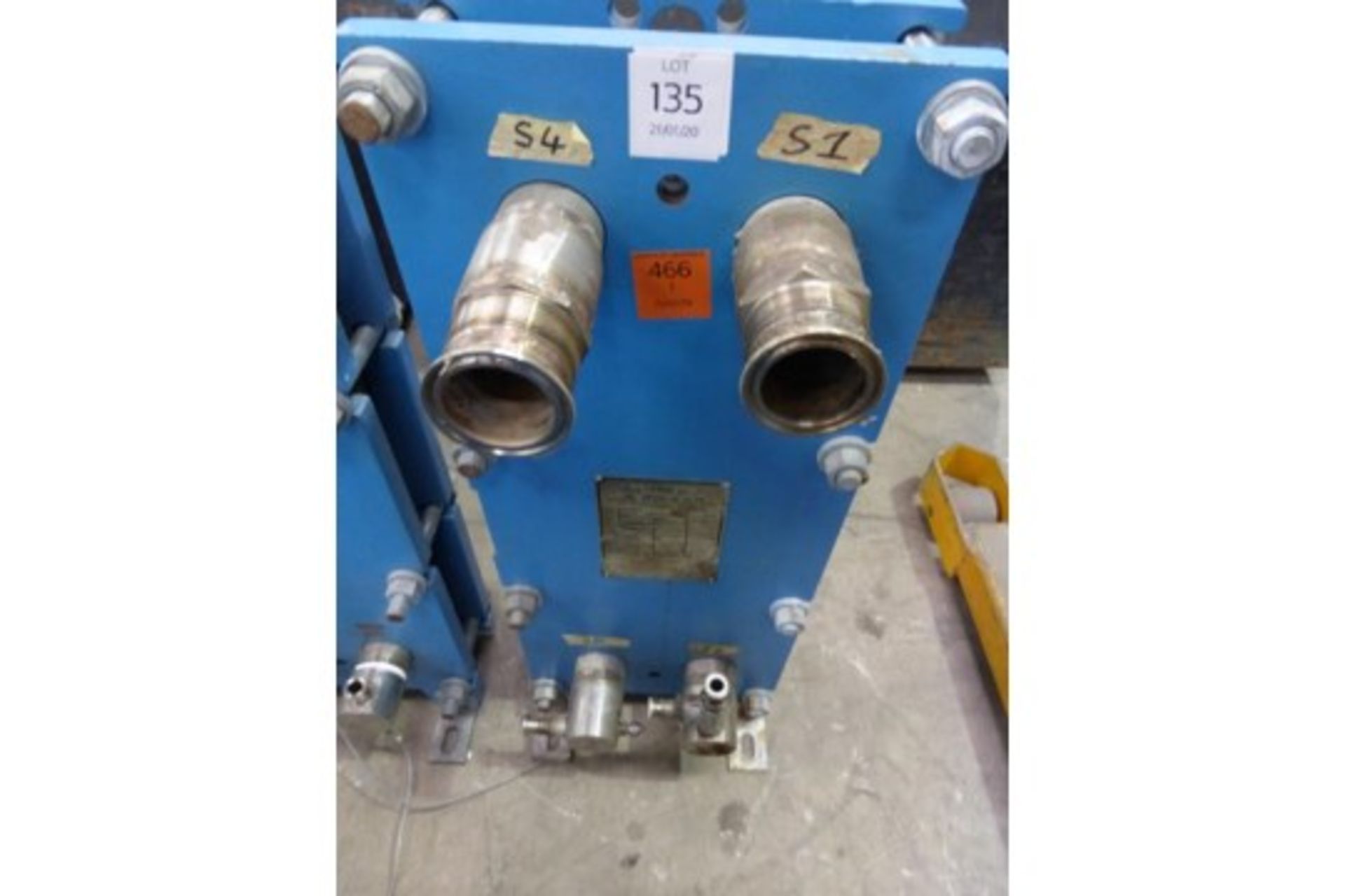 A Tranter Heat Exchanger H 830mm x W 320mm x D 120mm. Please note there is a £5 plus VAT Lift Out Fe