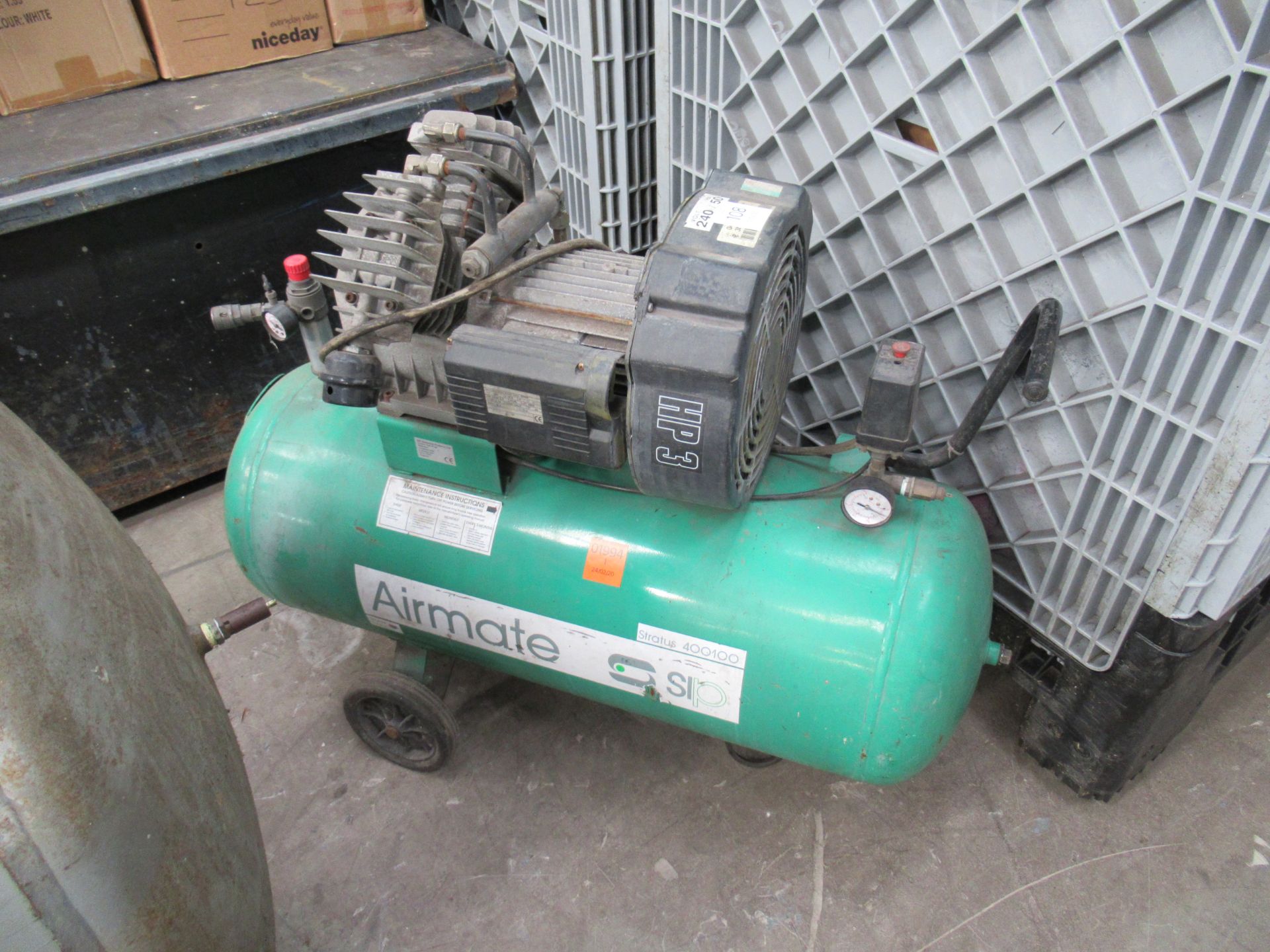 A SIP Air mate Stratus 400100 240v compressor. Please note there is a £5 plus VAT Lift Out Fee on th - Image 3 of 6