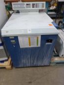 MSE Mistral 6000 Refrigerated Floor Standing Centrifuge (No key). Please Note there is a £5 + VAT Li