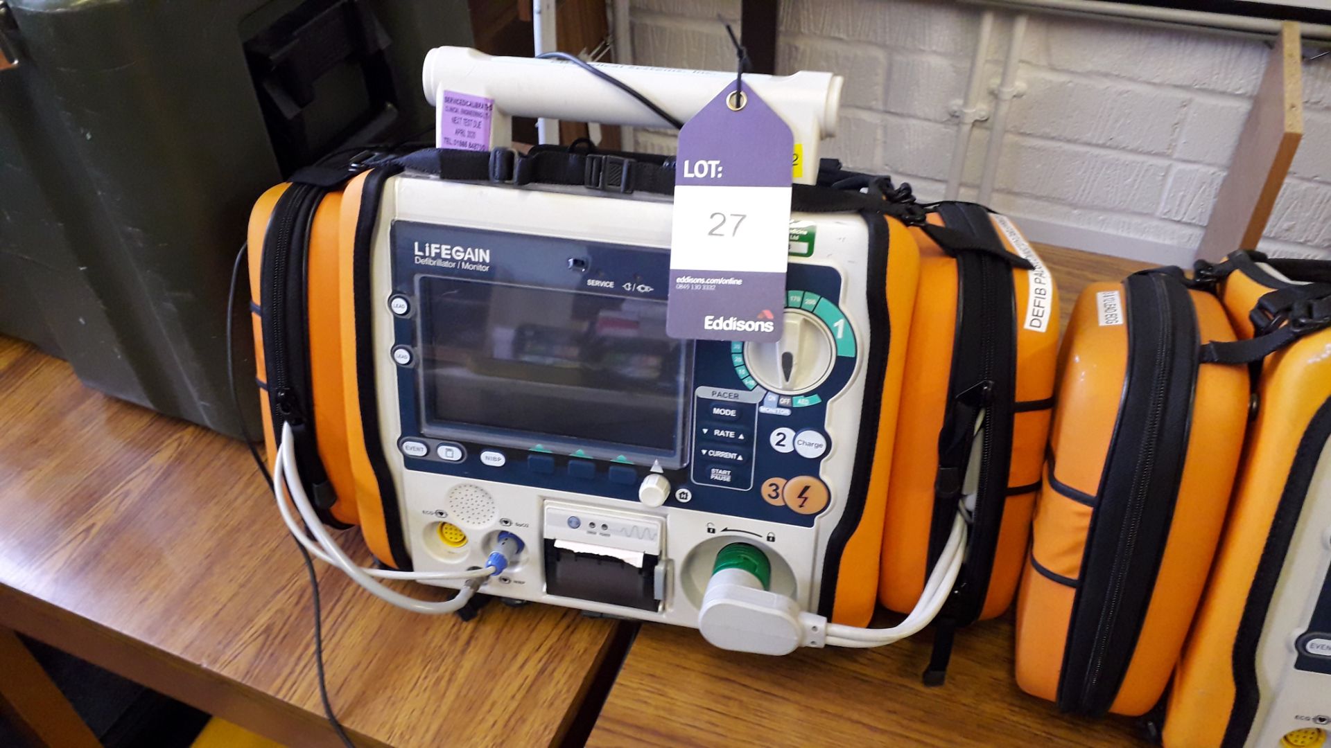 Lifegain Defibrillator/Monitor Model: CU-RLB1 CU M
